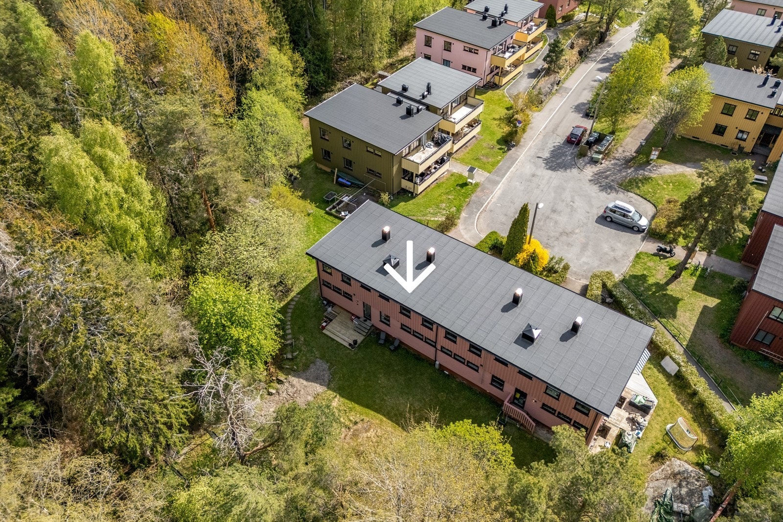 Nært naturen. Et ideelt sted å bo for både småbarnsfamilier og friluftsentusiaster. Galleribilde