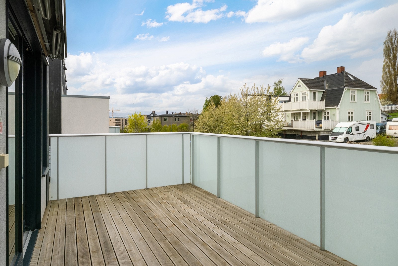 Romslig balkong Galleribilde