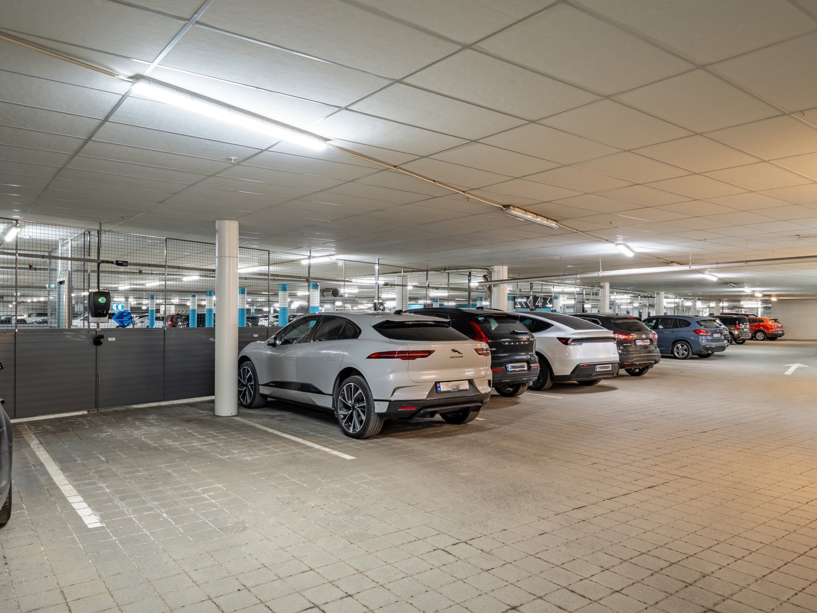 Egen pakeringsplass i kjelleren Galleribilde