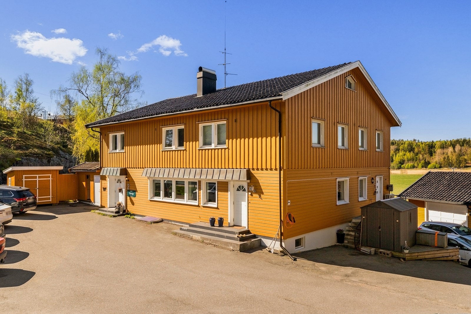 Bygget ble oppført i 1957 og bruksendret til firemannsbolig i 2012. Det foreligger ferdigattest. Galleribilde