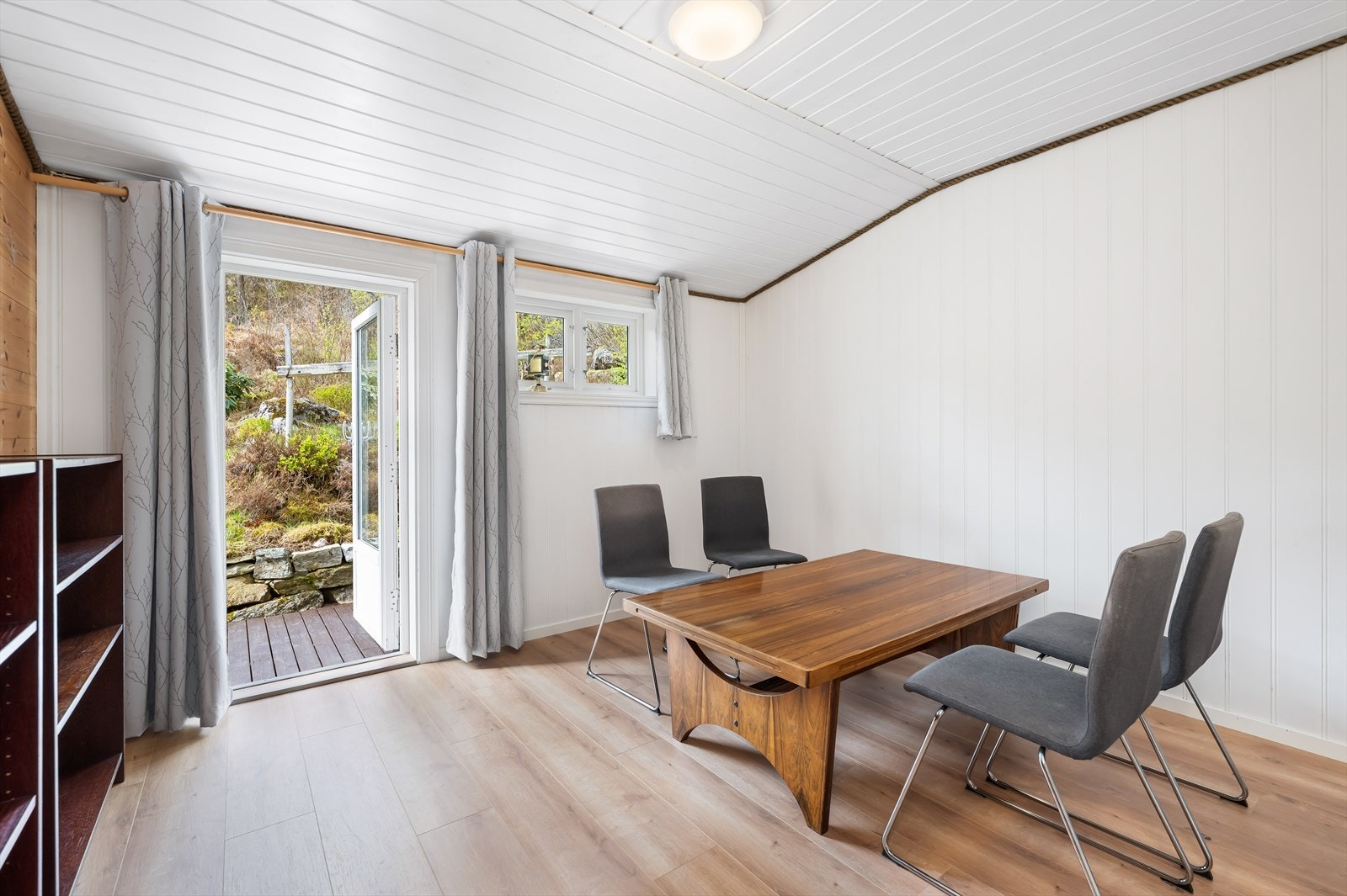 Fra annekset er det direkte utgang til uteområdet. Galleribilde