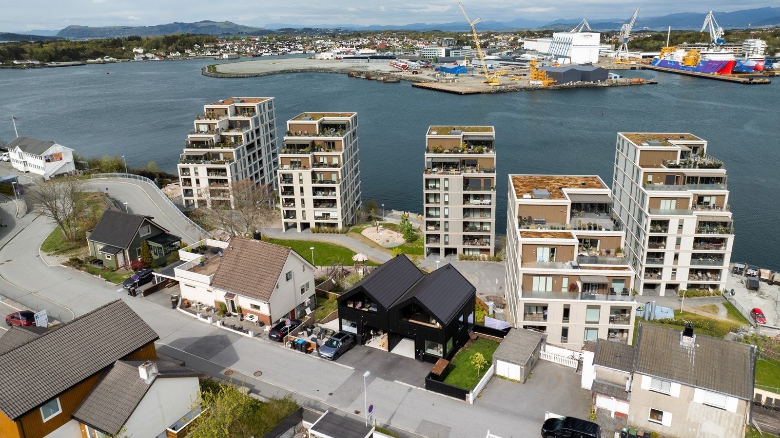 Et svært barnevennlig nabolag med mange barn i ulik alder. Galleribilde