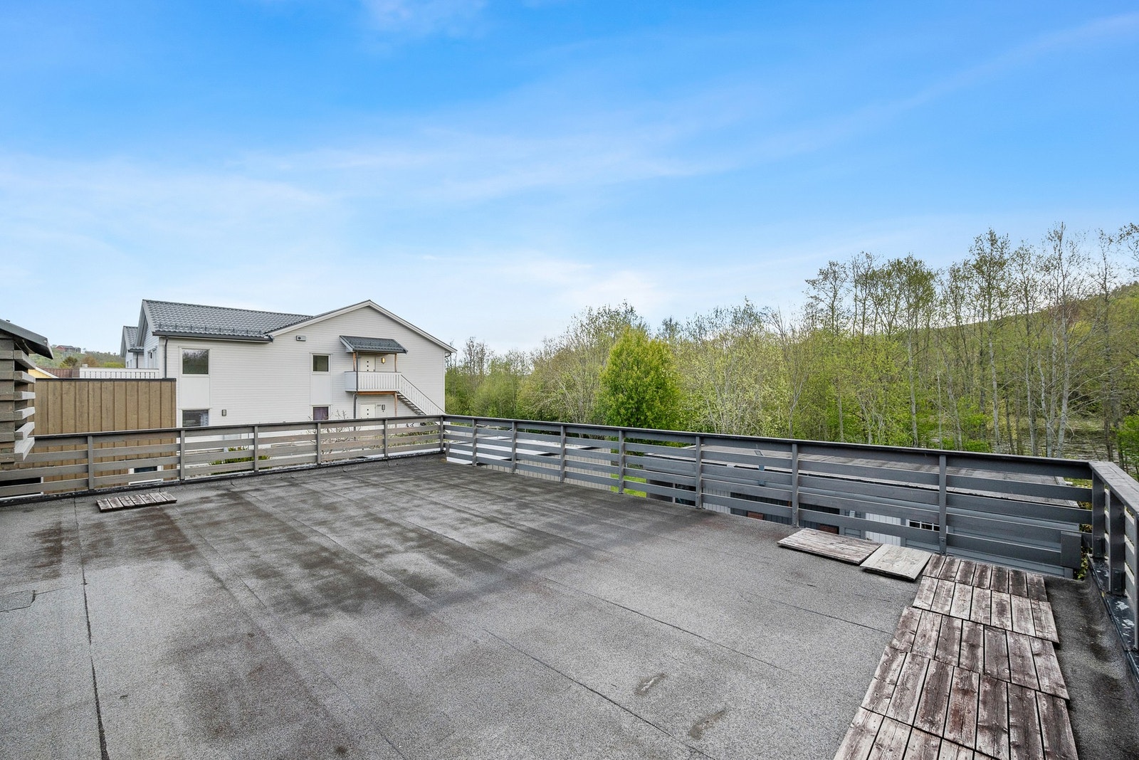 Takterrassen er på 61m². Galleribilde