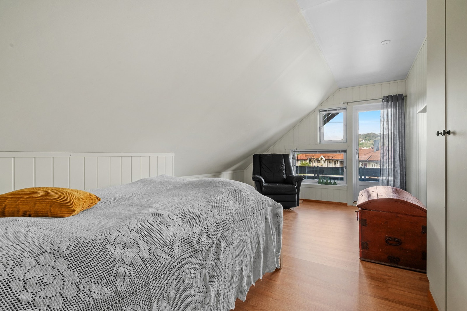 Soverommet er på 12m², og har utgang til balkong. Galleribilde