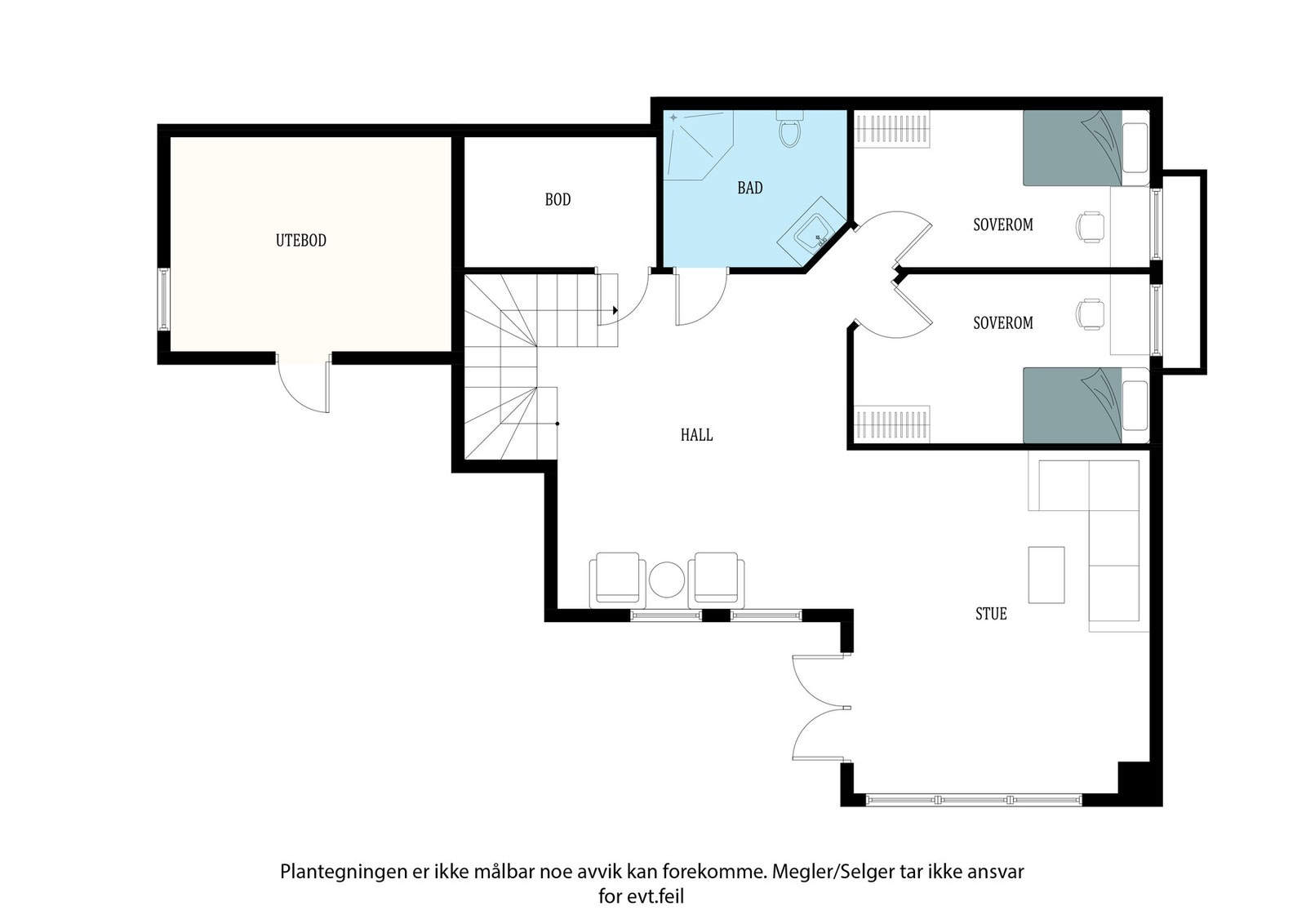 Underetasjen har en praktisk og familievennlig planløsning med romslig stue, to gode soverom, bad, hall og tilhørende bod-/lagringsarealer. Etasjen passer perfekt som egen ungdomsavdeling, gjesteavdeling eller ekstra oppholdsrom for familien. Galleribilde