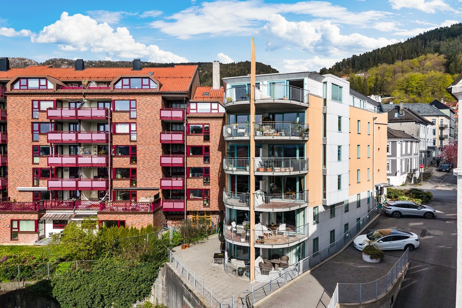 Leiligheten har en praktisk og attraktiv beliggenhet med nærhet til både sentrumskjernen og flotte turområder Galleribilde