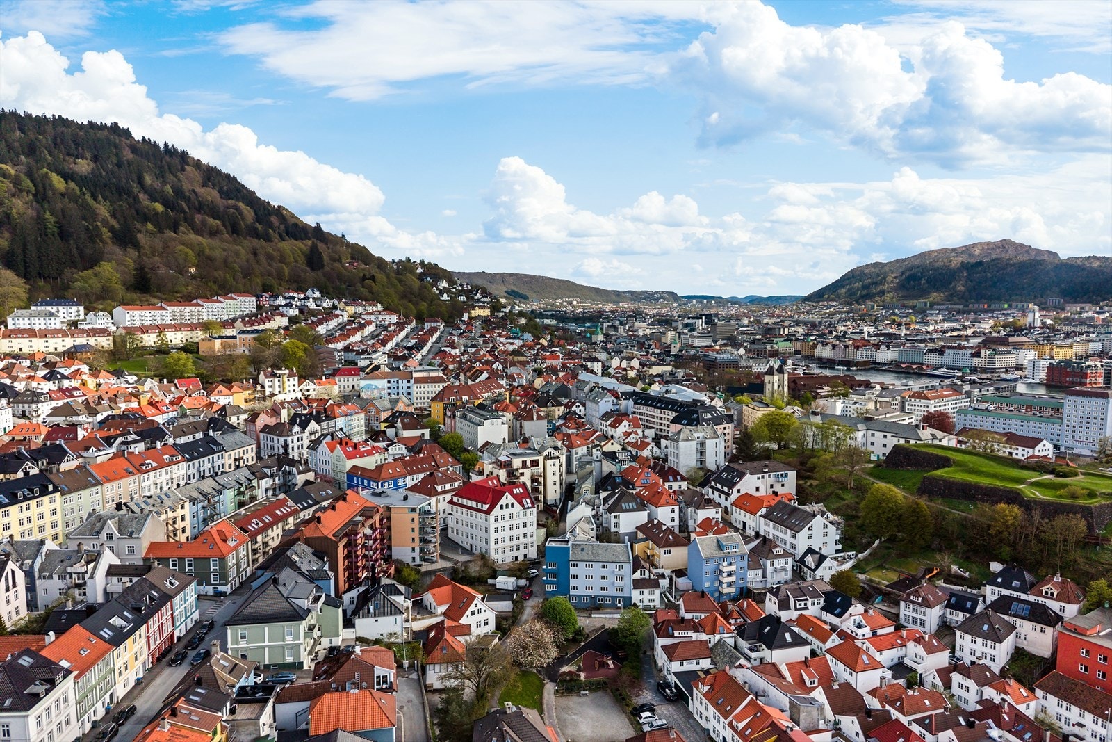 Bergen sentrum er bare en behagelig rusletur unna på noen minutter Galleribilde