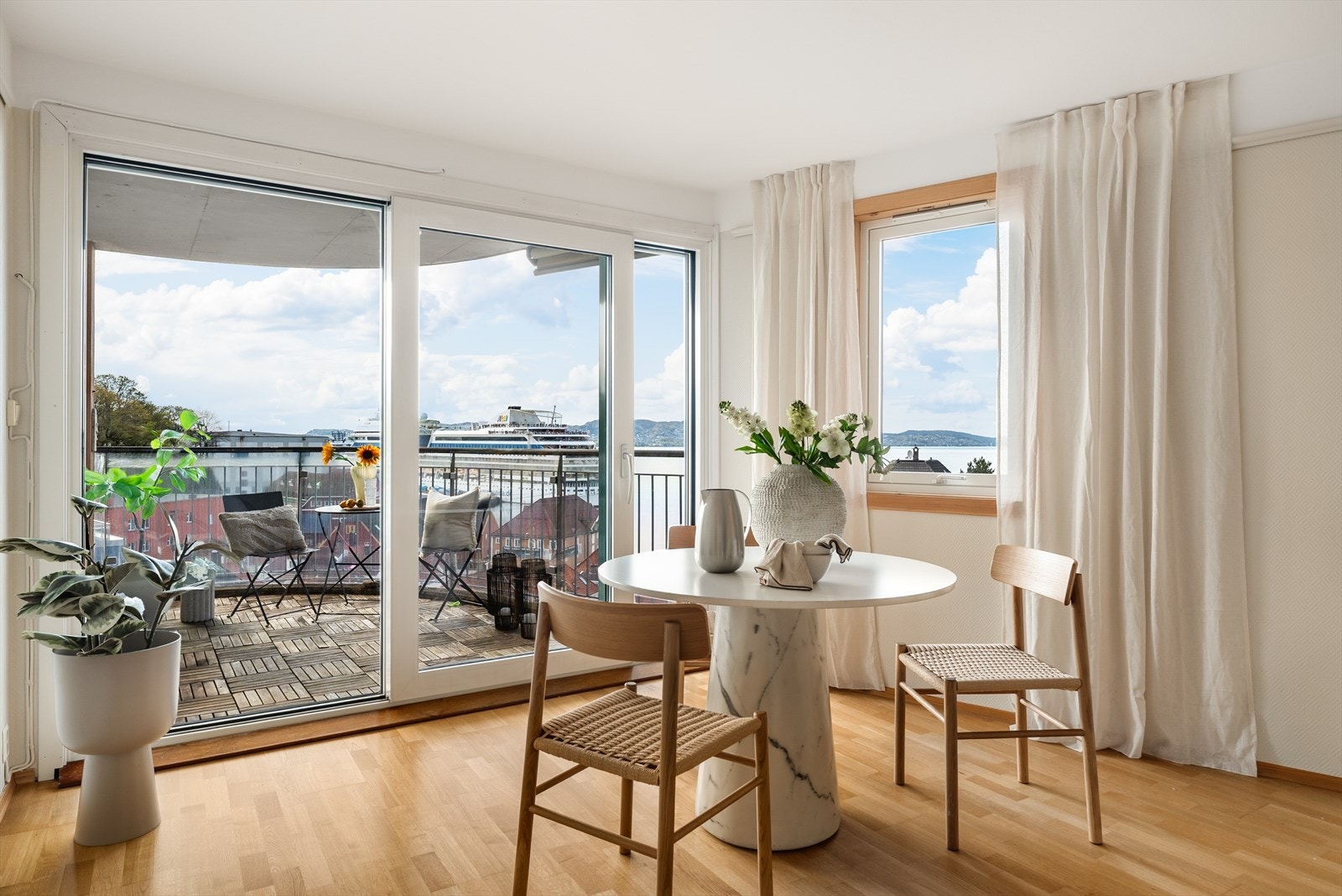 3-stavs eikeparkett på gulv Galleribilde