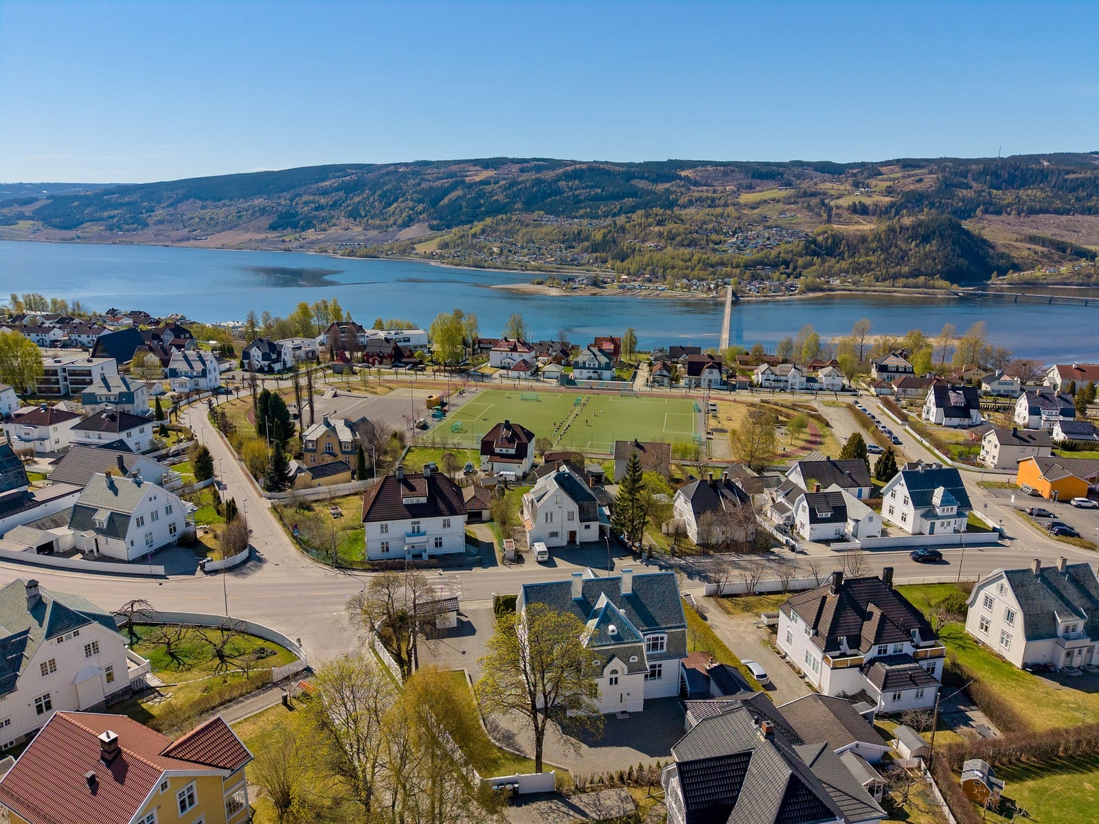 Beliggenheten kombinerer det beste av bylivet og naturnære kvaliteter! Galleribilde
