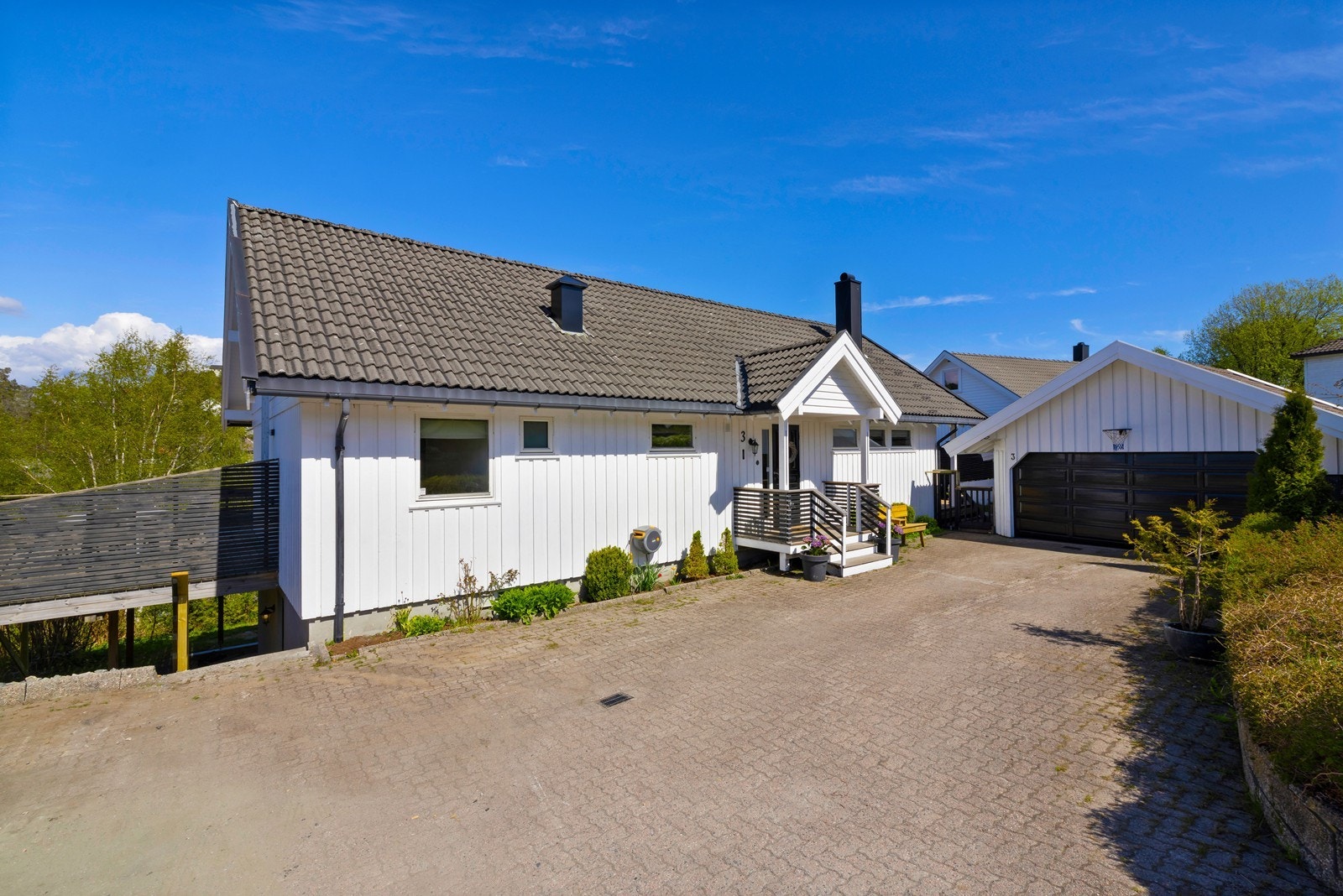 Velkommen til Svalåsvegen 3! Ta kontakt med megler ved spørsmål om boligen. Galleribilde