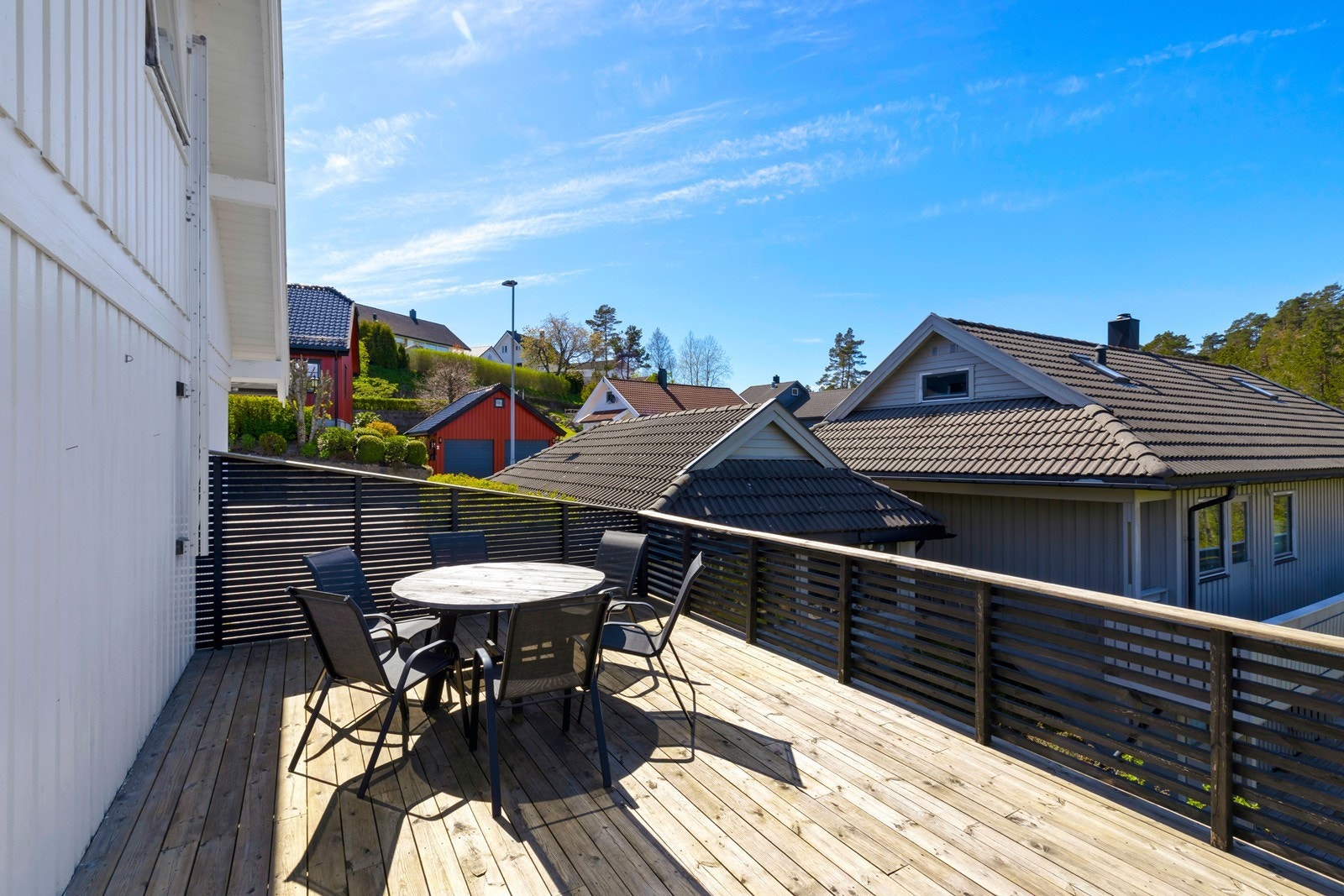 Uteområde på motsatt side av stuen. Galleribilde