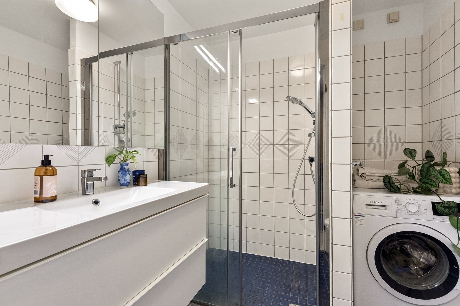 Flislagt bad med varme i gulv. Galleribilde