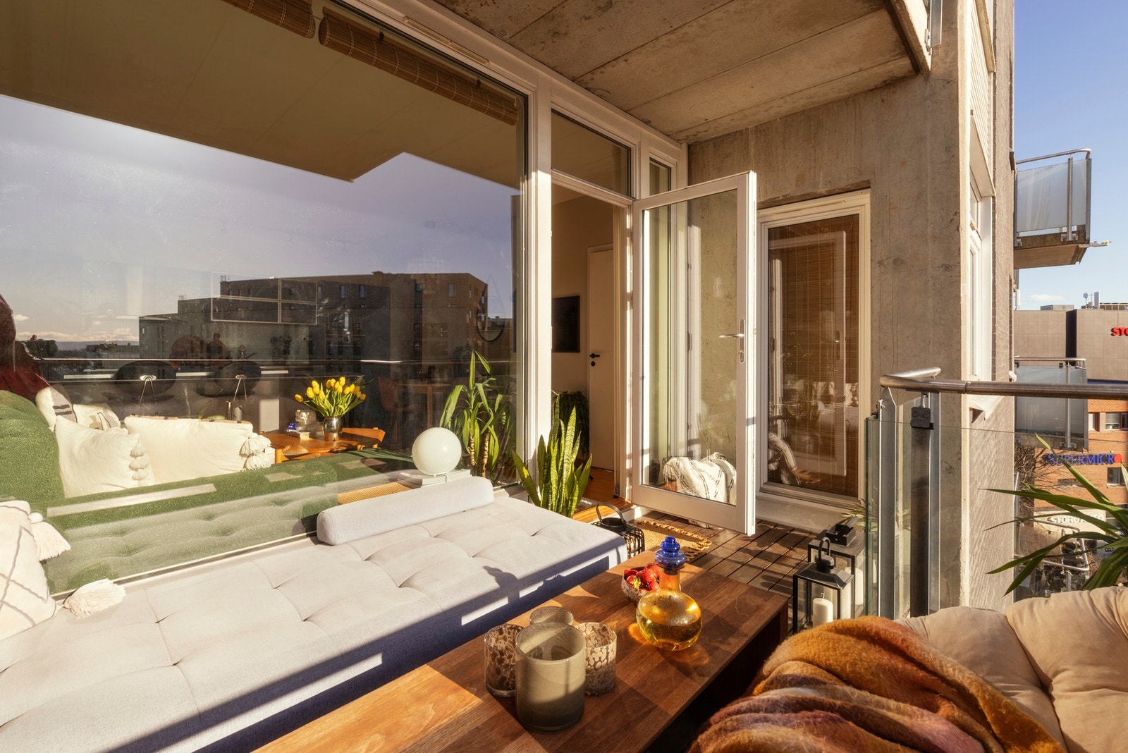 som er skikkelig stor og digg. Hvem hadde vel sagt nei til varme sommerdager og noe godt i glasset akkurat her? Galleribilde
