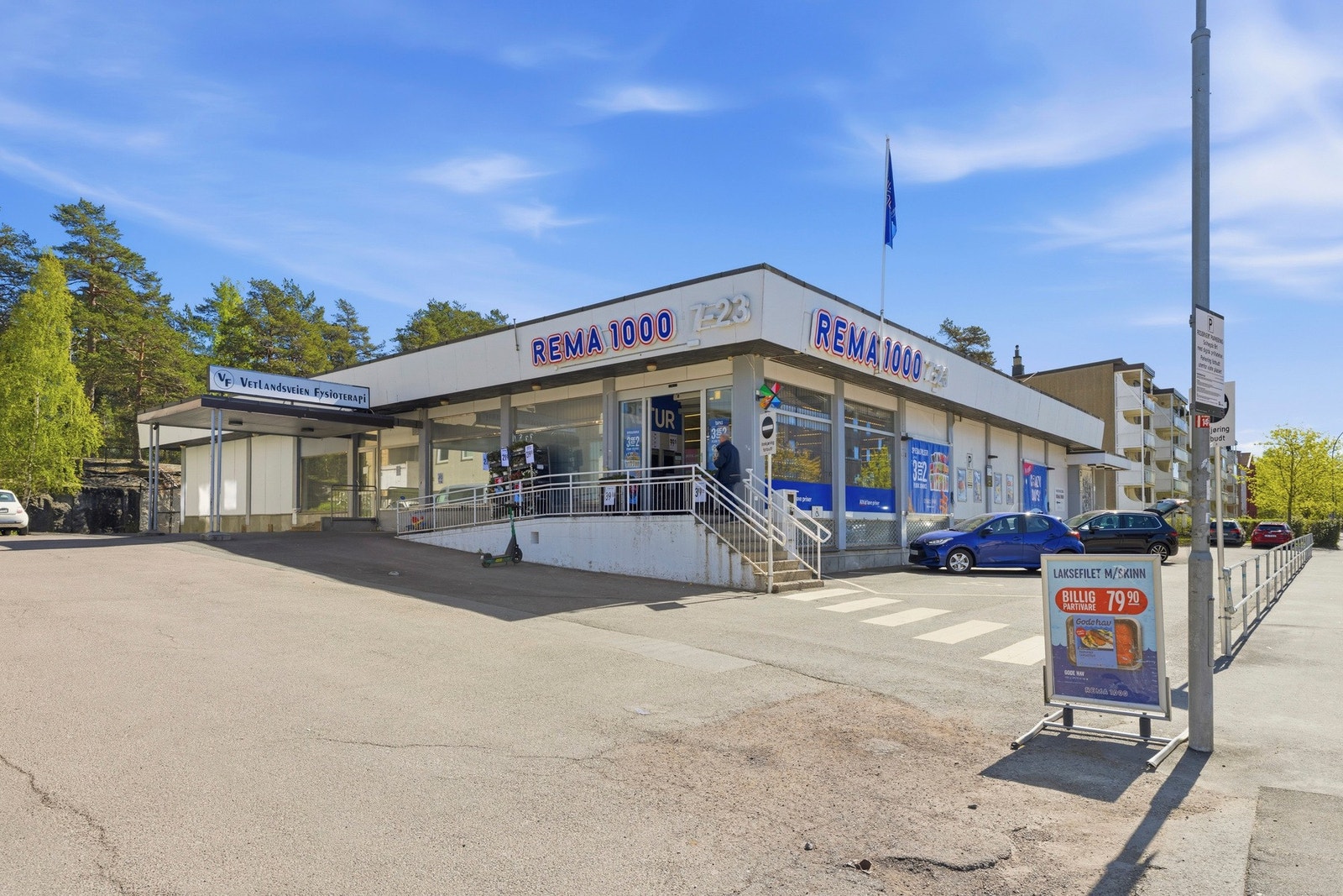 Dagligvarehandelen kan blant annet gjøres på Rema 1000 Galleribilde
