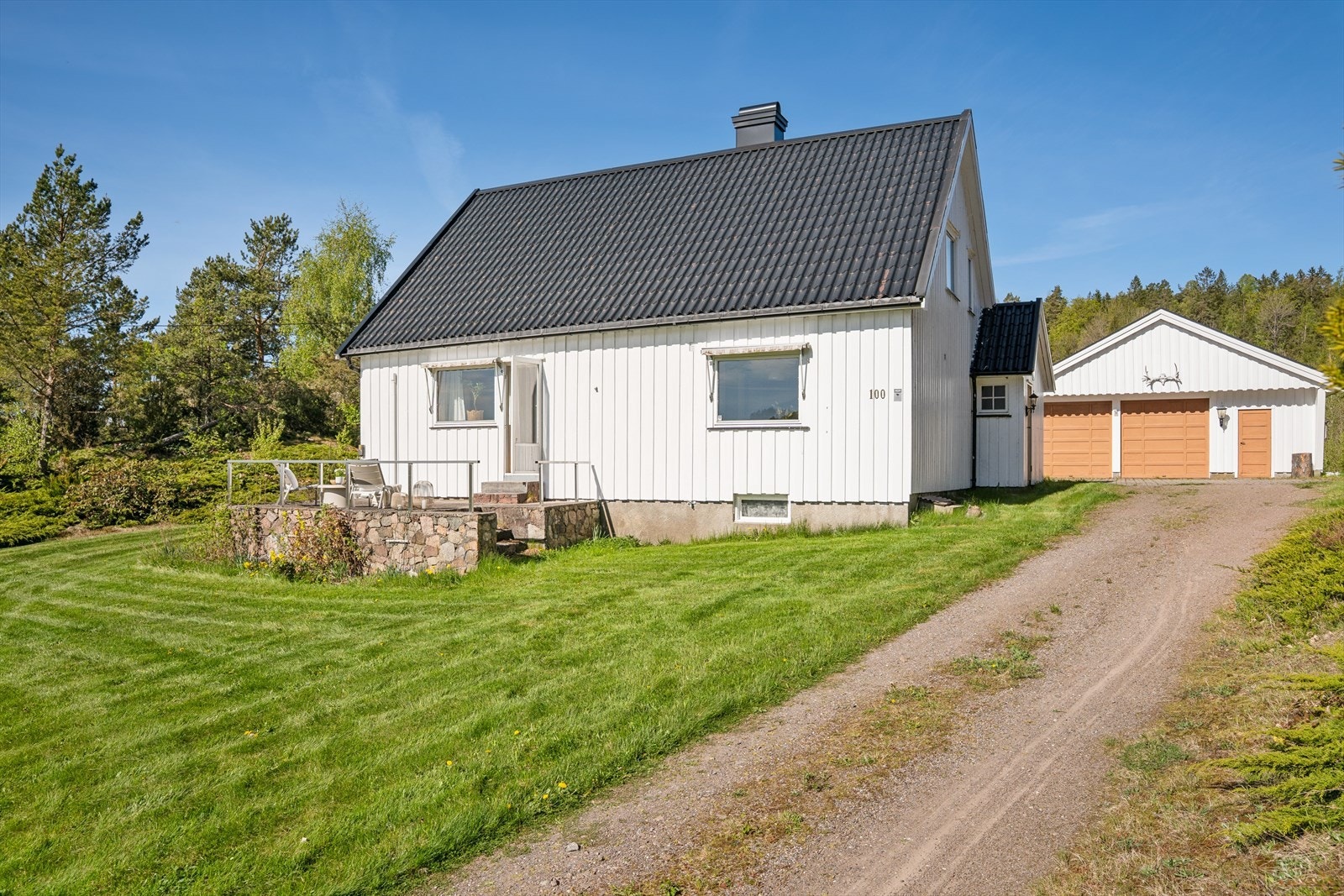 Eiendommen består av et eldre våningshus med opprinnelse fra 1700-tallet, og omfattende om- og påbygging utført på 1970- og 80-tallet. Galleribilde