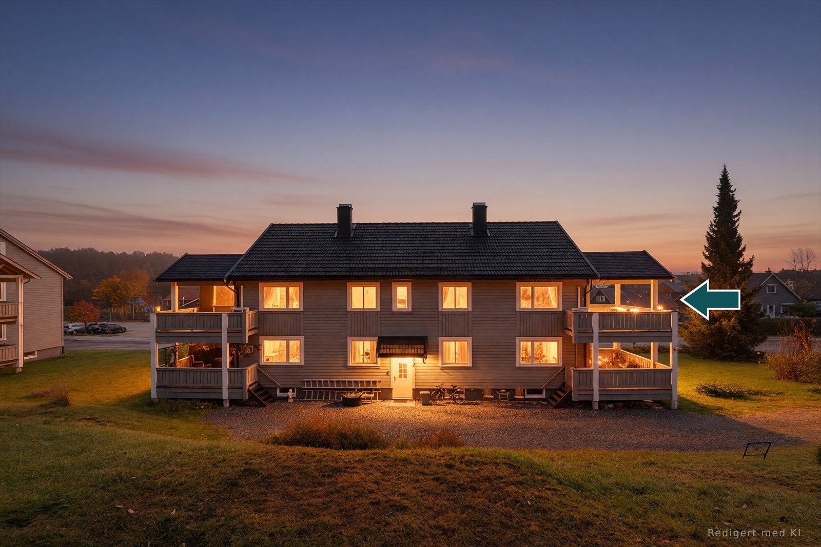 En sjarmerende leilighet i en 4-mannsbolig i et stille og rolig boligområde på Gulskogen. *Digitalt kveldsfoto Galleribilde