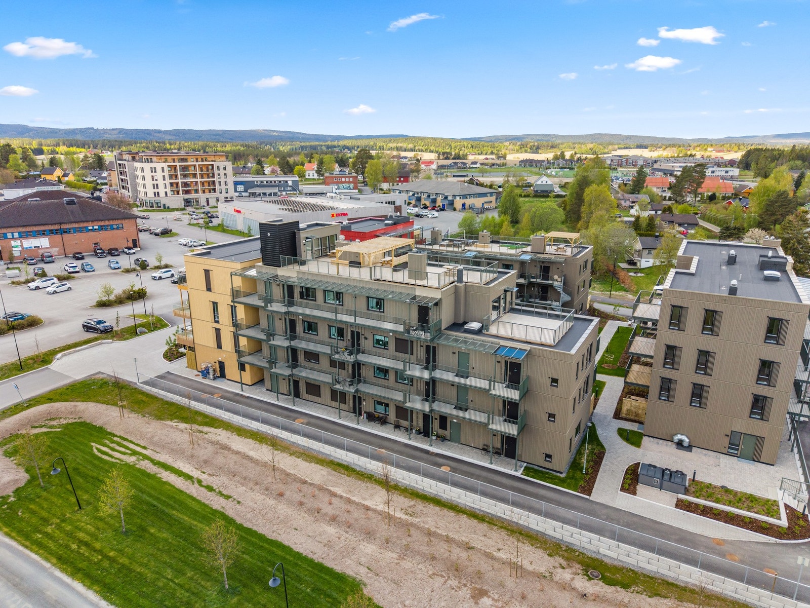 Leiligheten ligger i et boligkompleks som ble ferdig i 2025, så her er det fremdeles rikelig med nybyggaranti igjen. Galleribilde