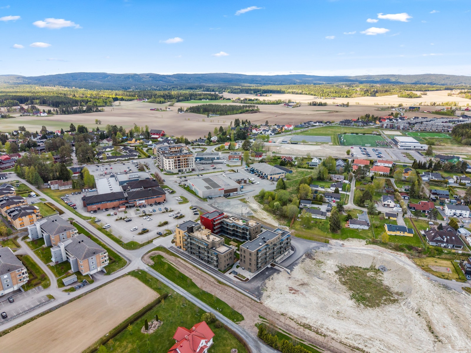 Sentral beliggenhet midt i hjerte av Aursmoen! Galleribilde