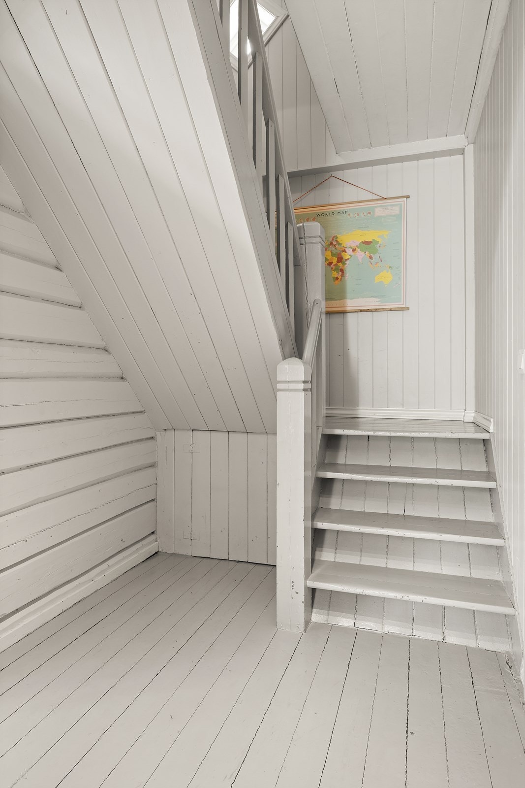 Trapp opp til 2. etasje Galleribilde