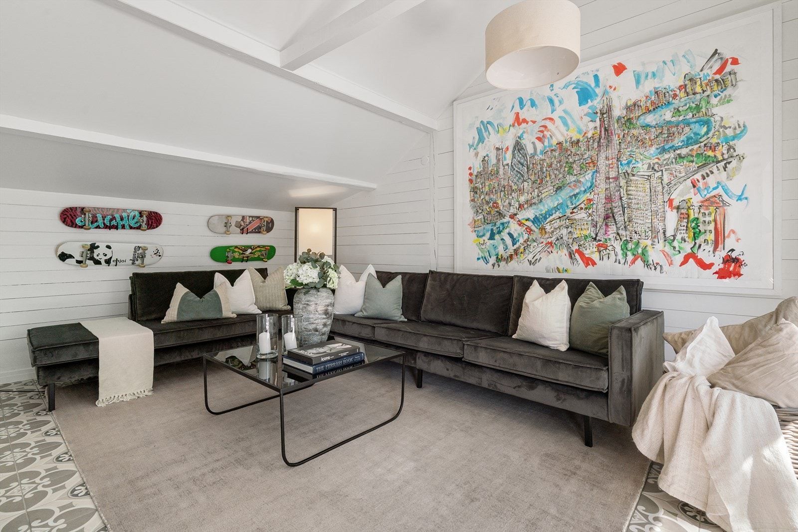 Perfekt sted for gjester eller egen TV stue for barna. Galleribilde