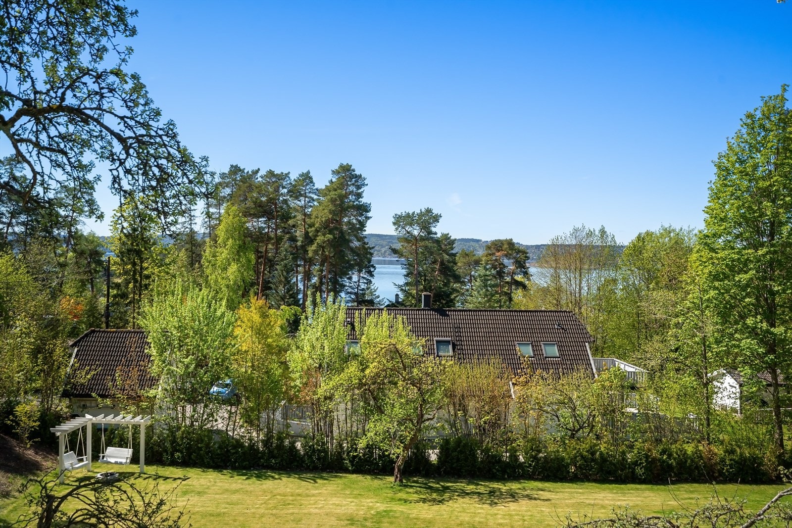 Sjøutsikt fra terrassen. Galleribilde