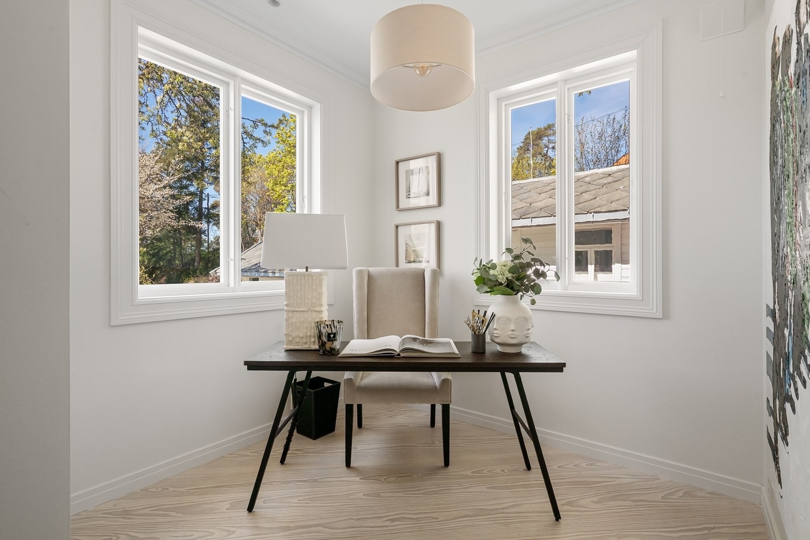 Soverom/kontor med plass til seng og/eller kontorplass. Galleribilde