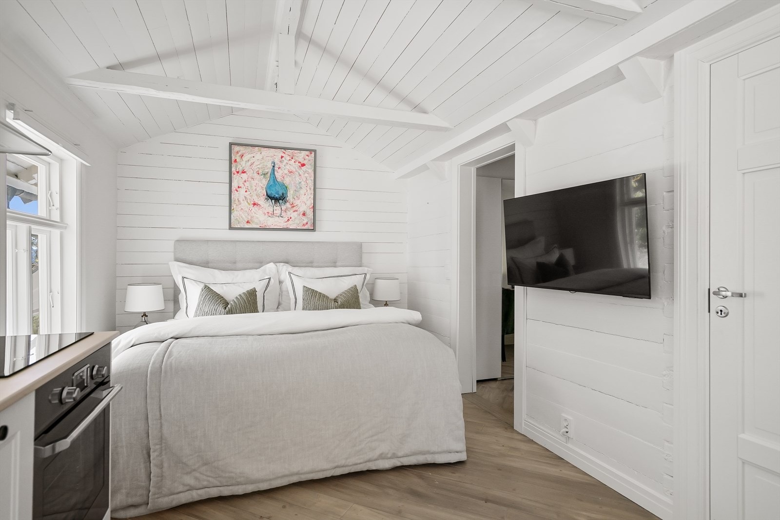 Det er god plass til dobbeltseng eller en sofagruppe. Galleribilde