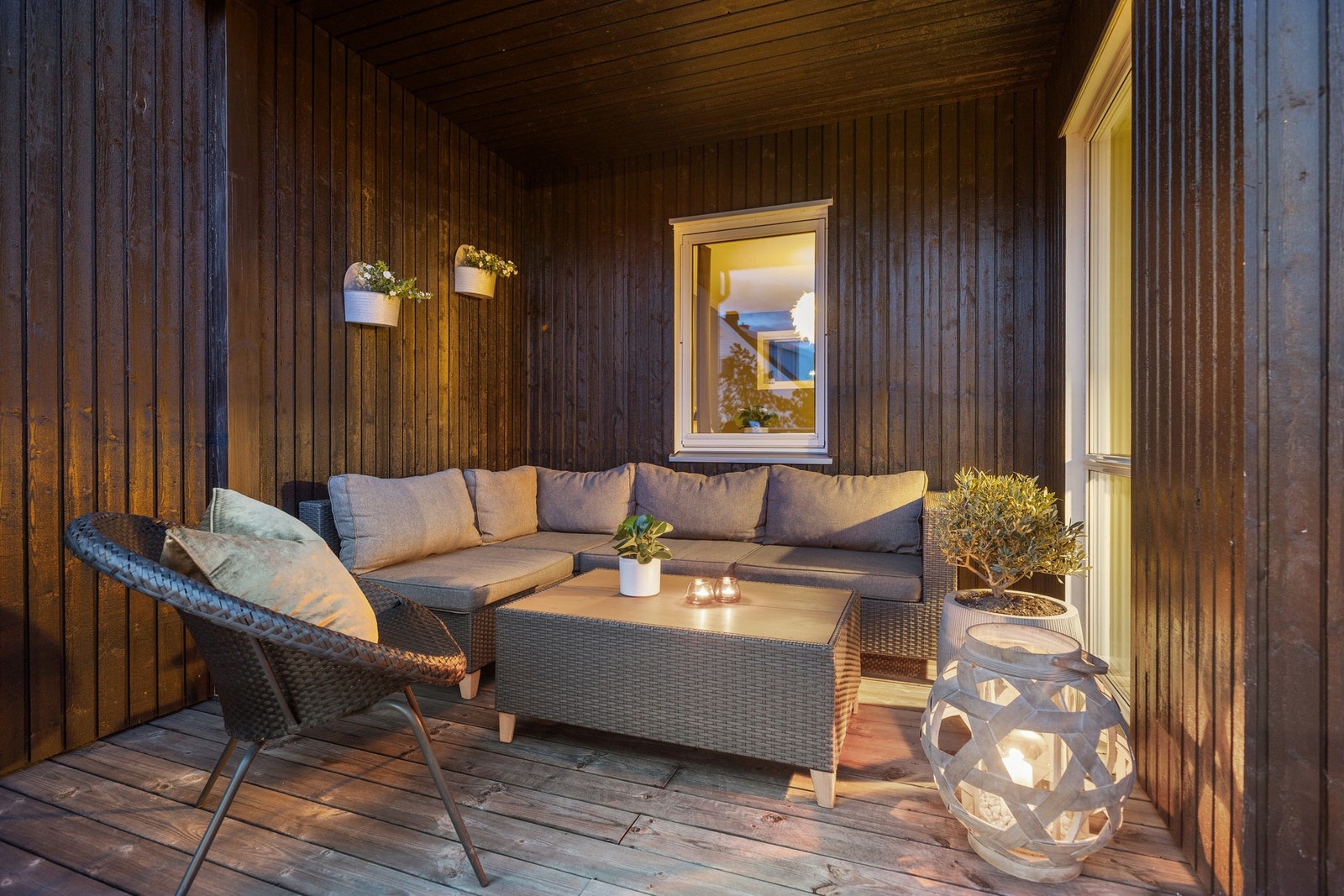 Vestvendt terrasse, balkong og uteområder med svært gode solforhold gir perfekte rammer for både avslapning og sosiale sammenkomster. Galleribilde