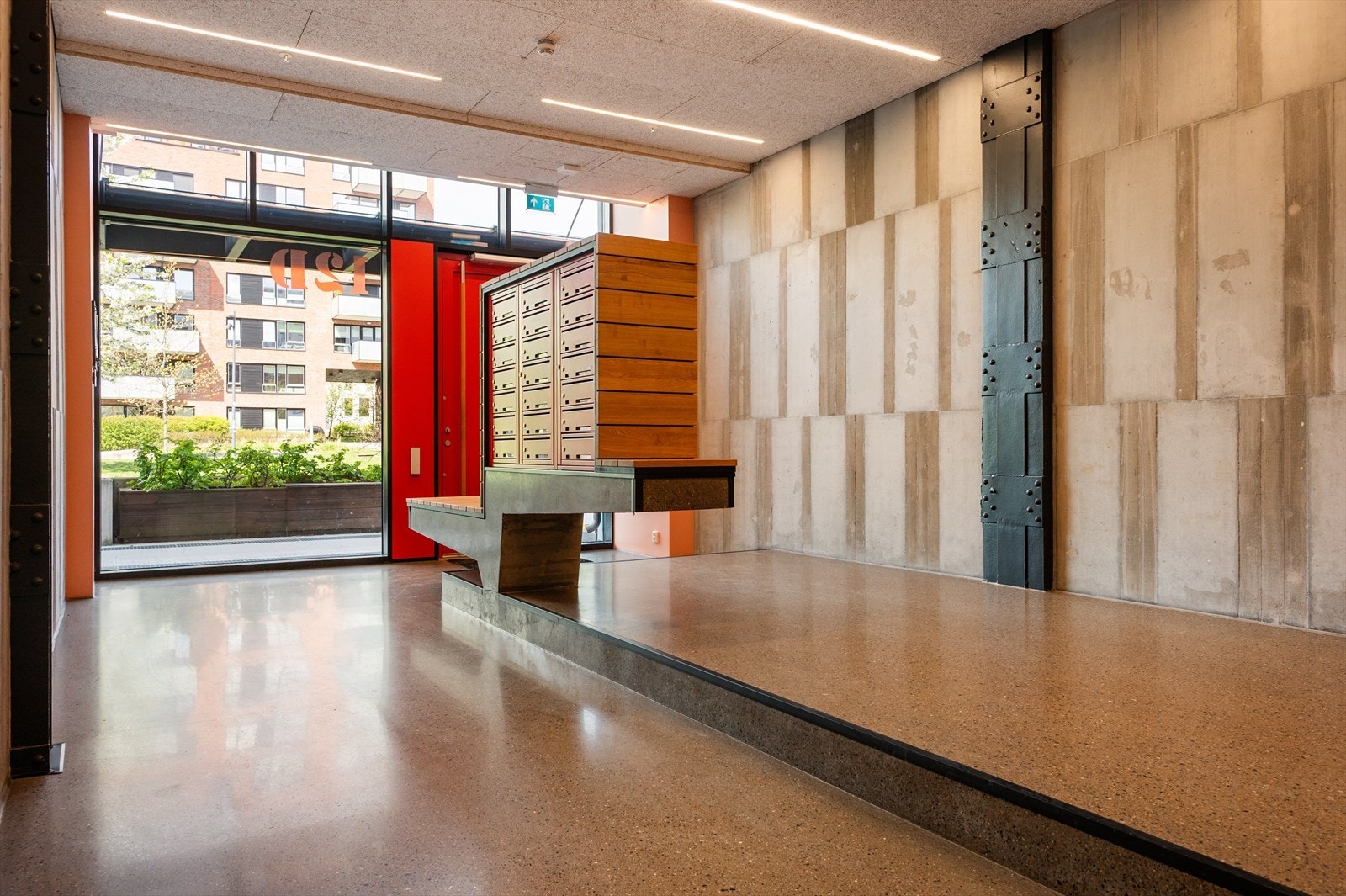 Hyggelig og moderne inngangsparti. Galleribilde