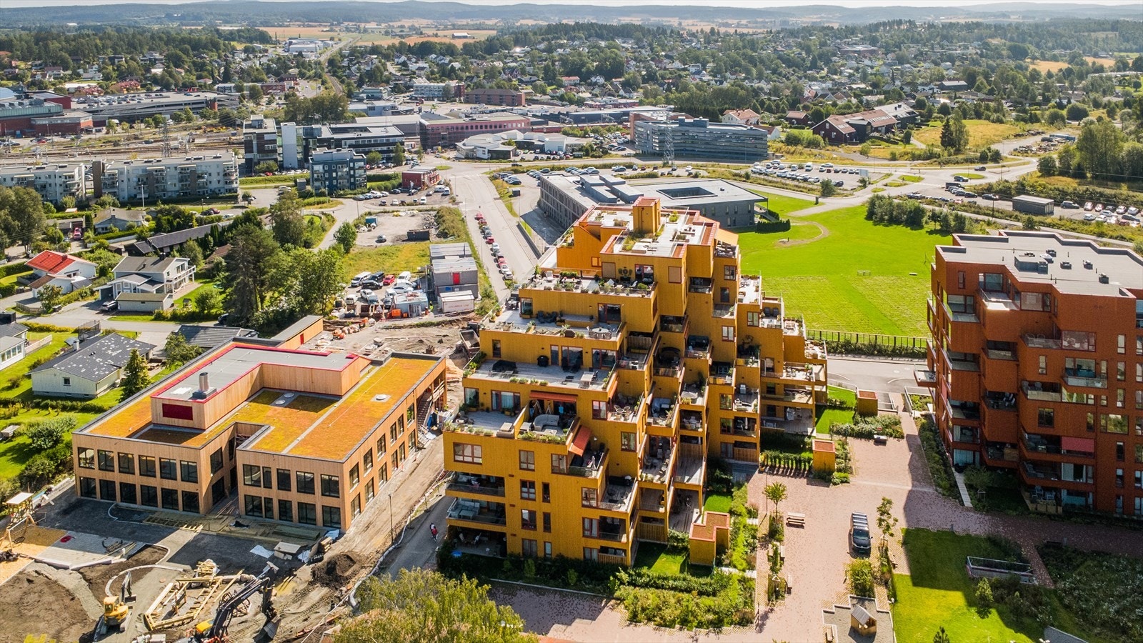 Attraktiv og sentral beliggenhet med kort gangavstand til Ski stasjon og storsenteret. Galleribilde