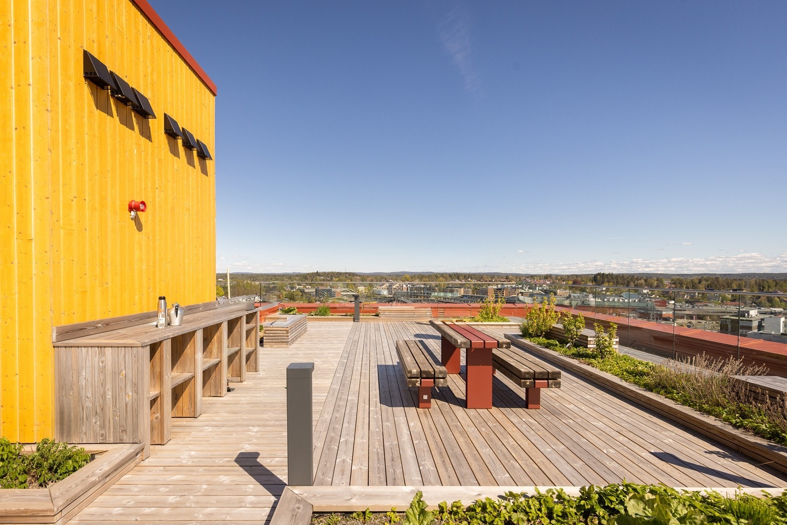 Sameiet har en stor, felles takterrasse tilgjengelig for alle beboerne. Galleribilde