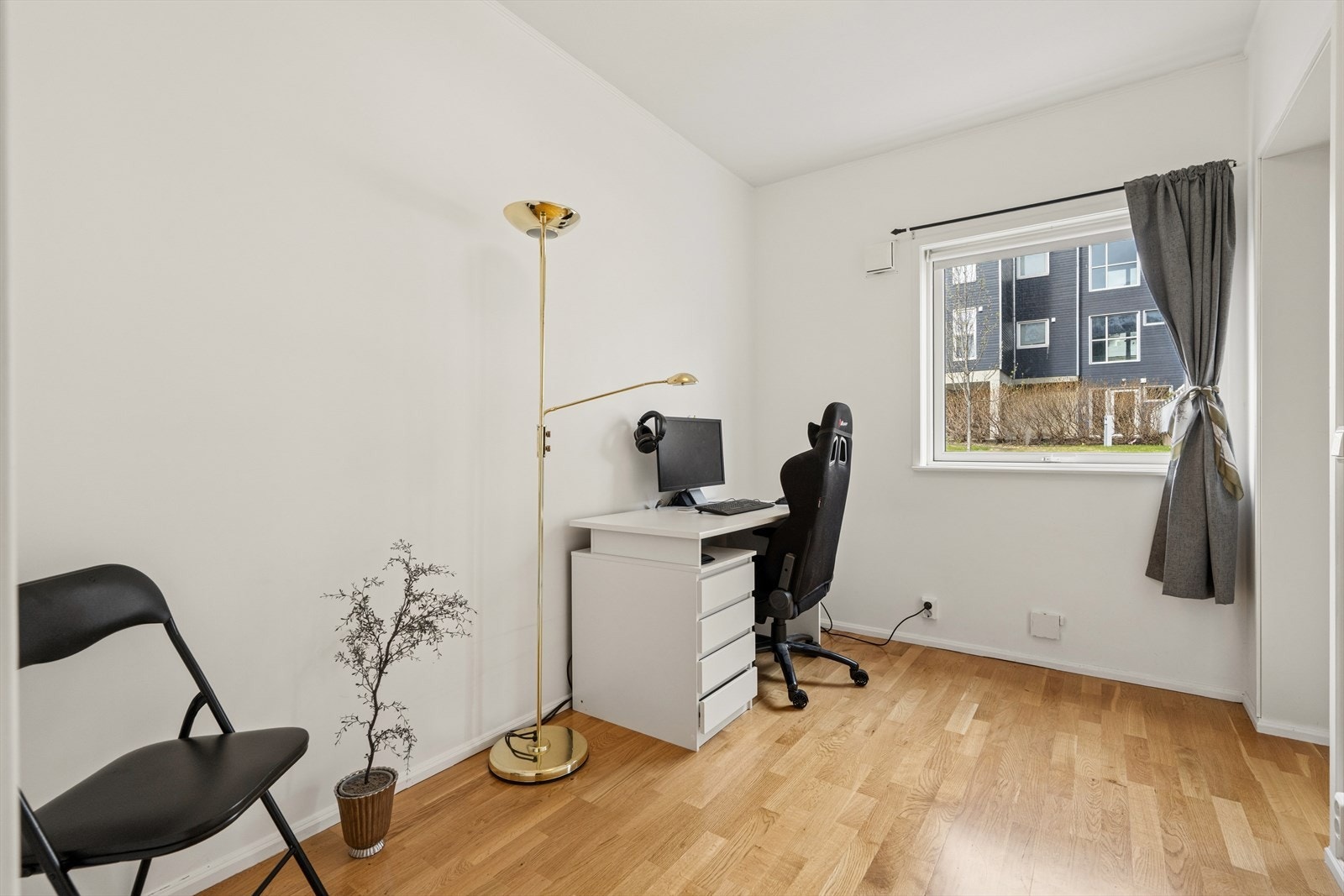 Det andre soverommet er fleksibelt og kan fint innredes som kontor eller gjesterom. Galleribilde