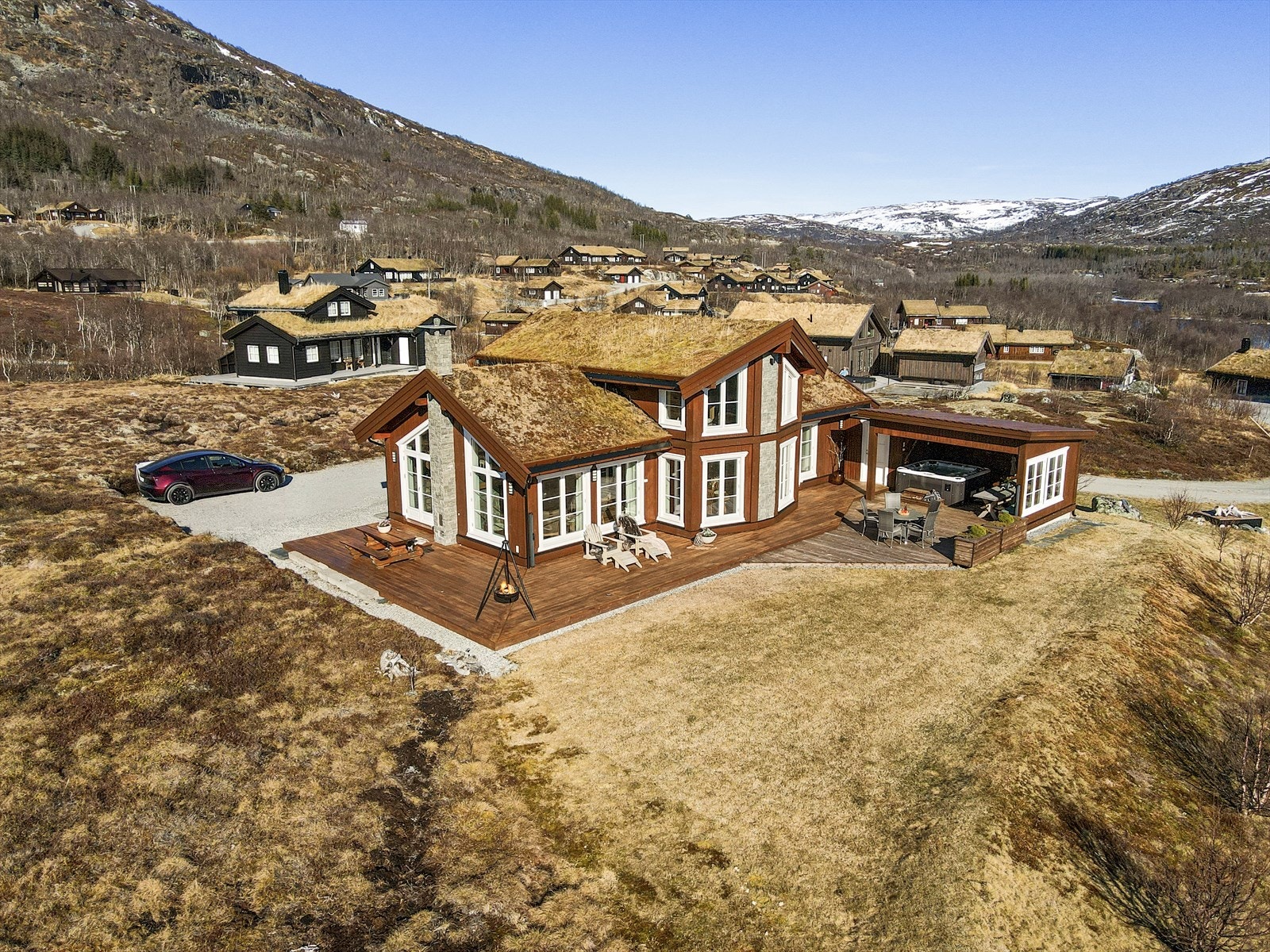 Fritt og solrikt til med fantastisk utsikt mot fjellandskapet Galleribilde