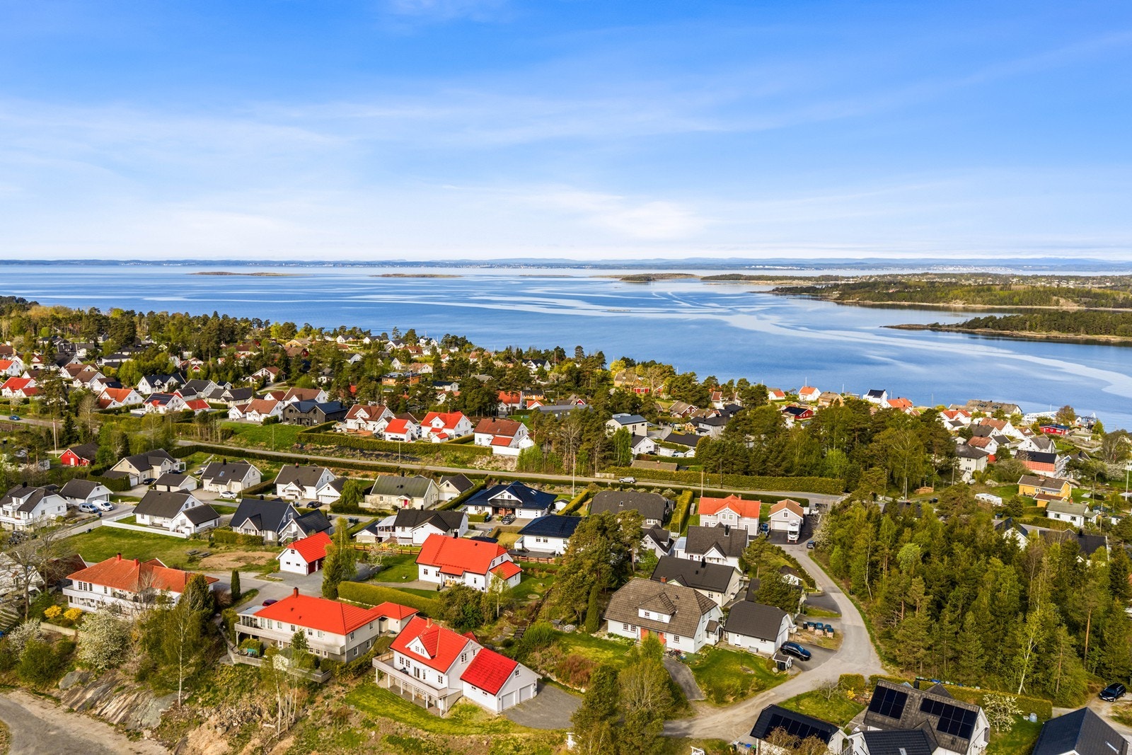 Boligen har en fin plassering i feltet. Galleribilde