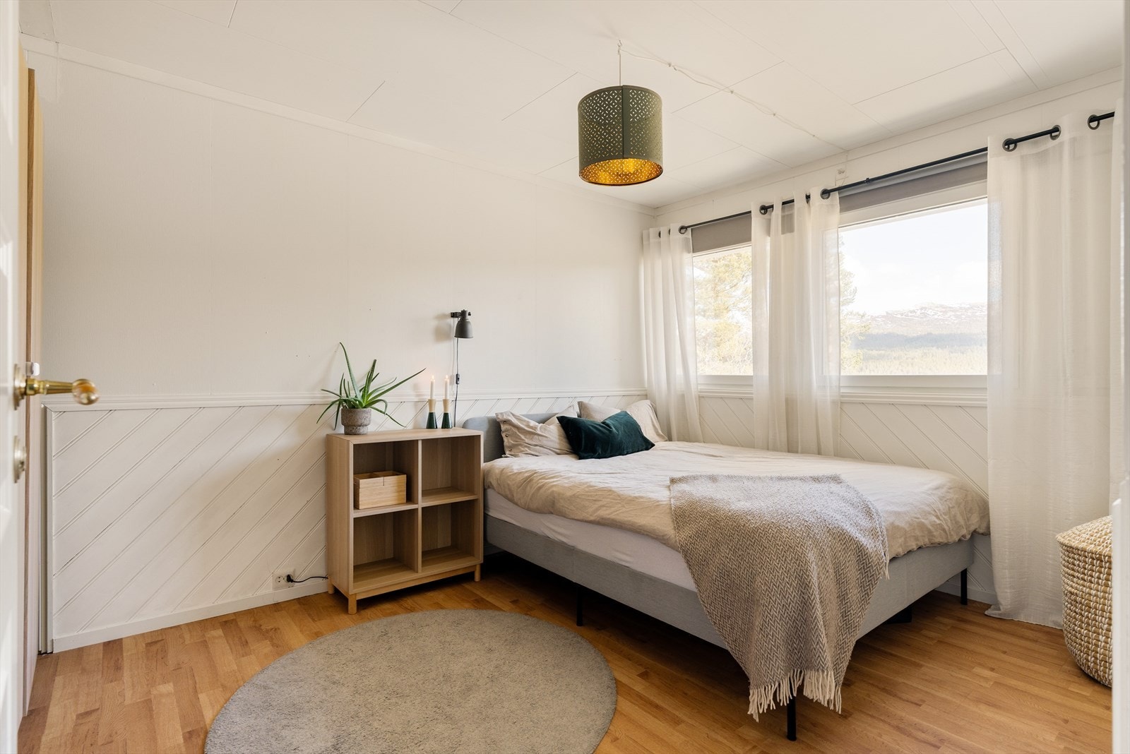 Hovedsoverommet er på ca. 12,2m² og har god plass til både dobbeltseng og klesskap. Galleribilde