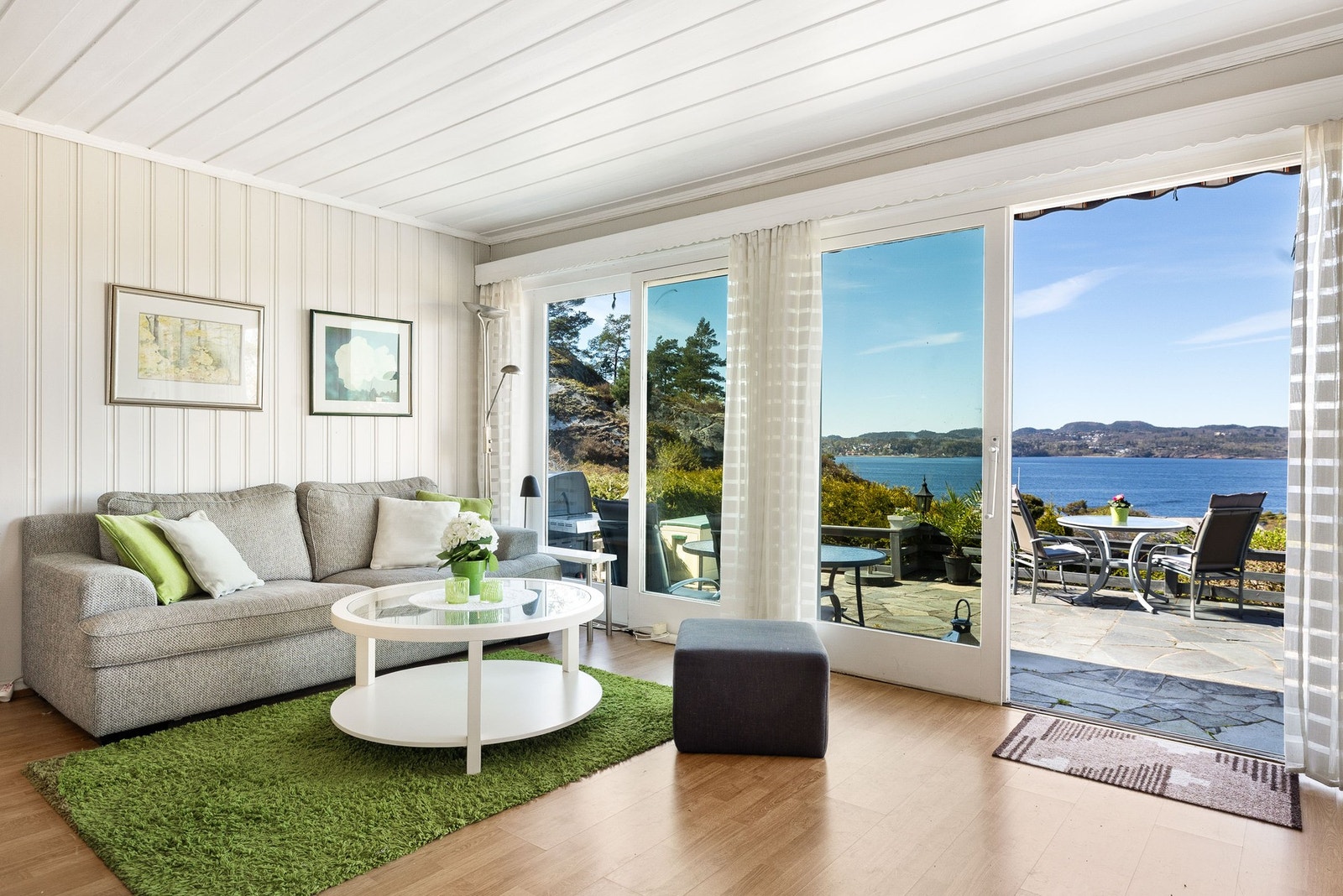 Fra stuen kan det også nytes flotte solnedganger fra sofaen! Galleribilde
