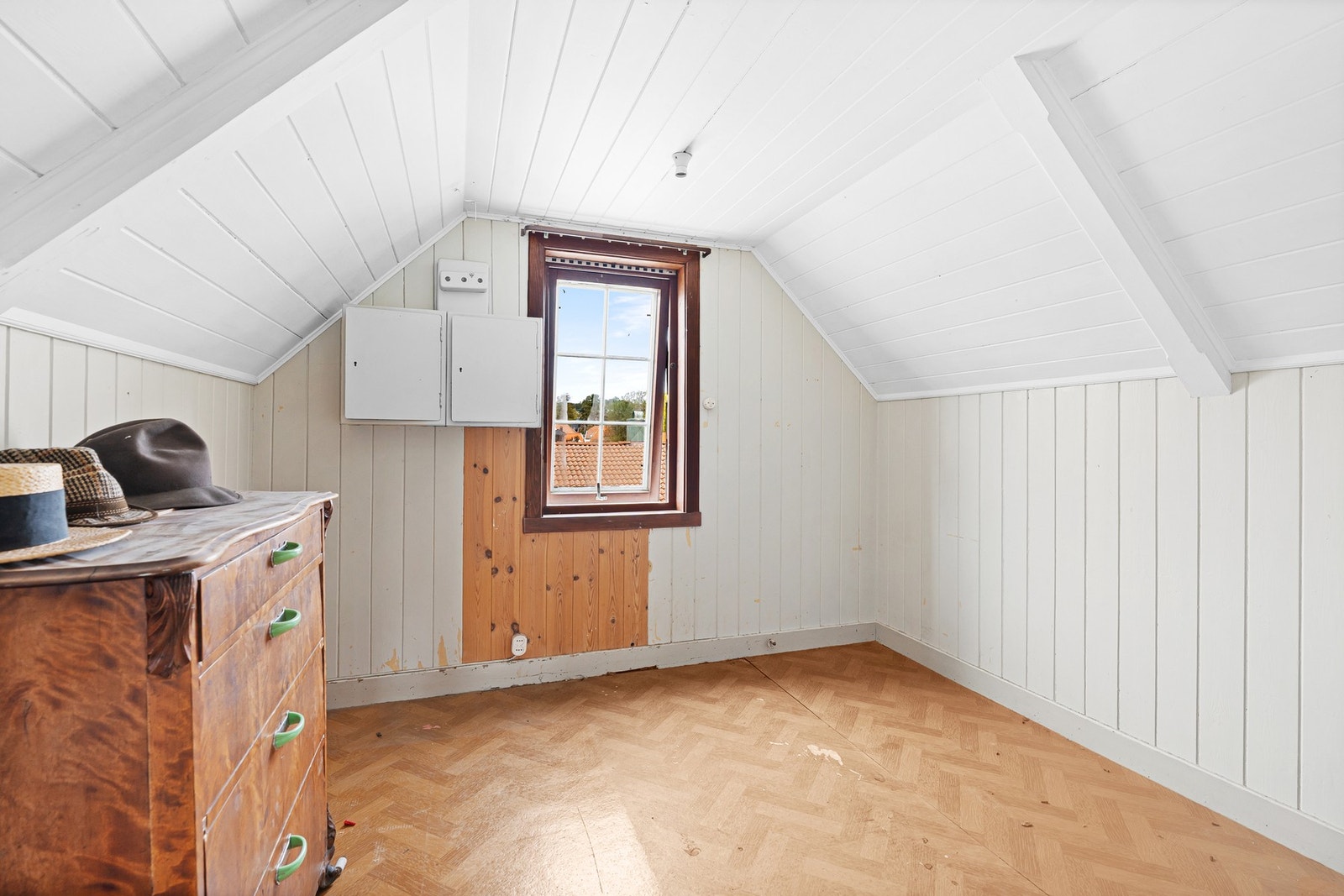 Innredet rom på loftet Galleribilde