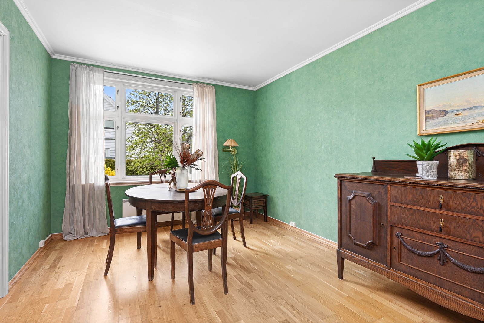 Fra spisestuen i 1.etg. Galleribilde
