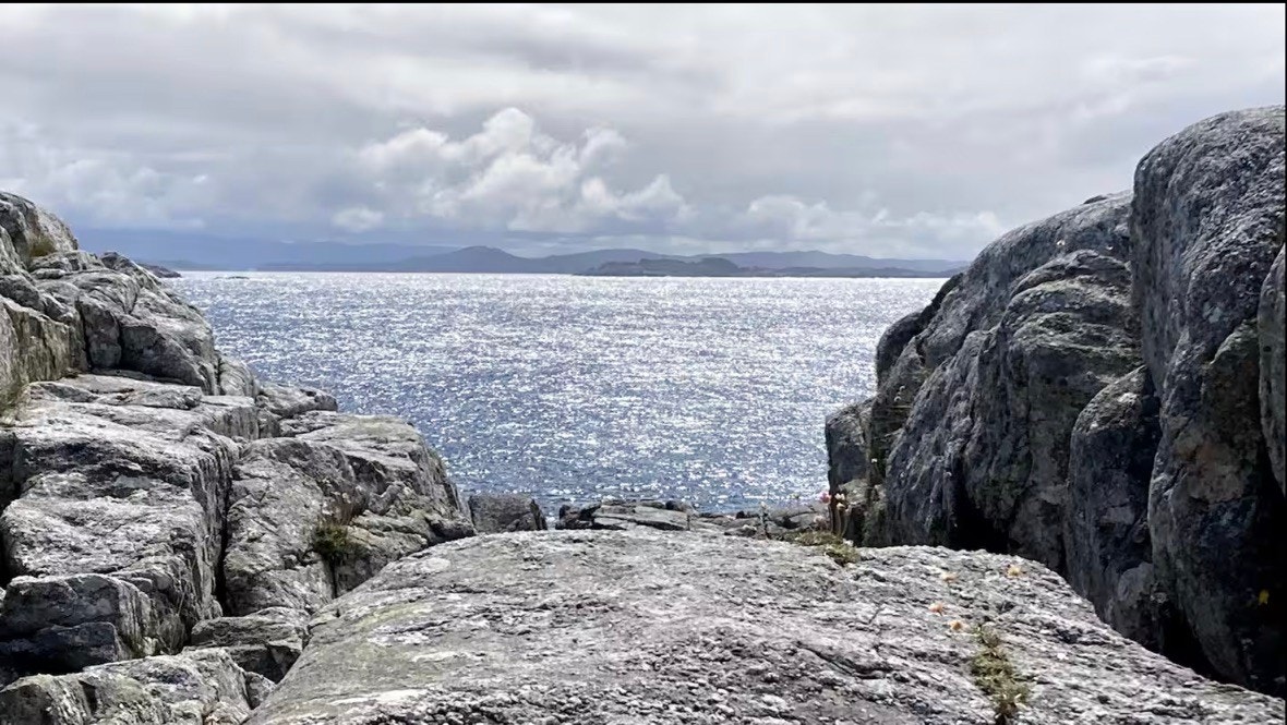 Utsikt fra nær Skansen på Kalve, Storakalsøy.
#(Privat bilde) Galleribilde