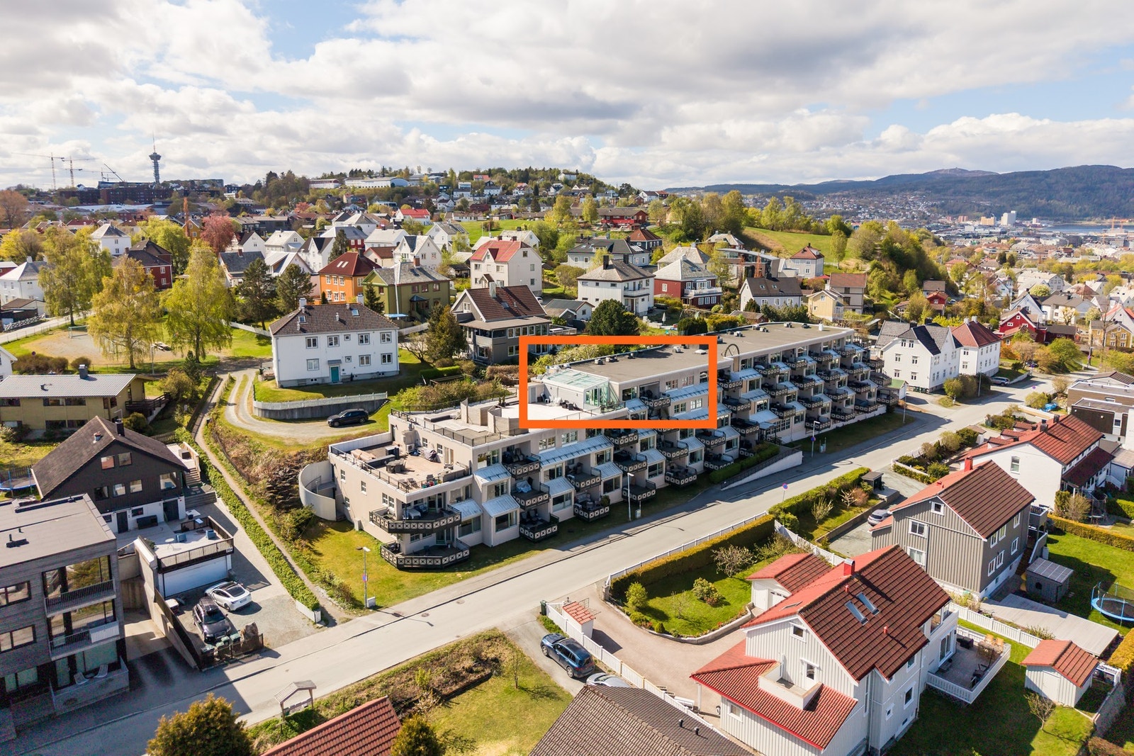 Velkommen til Rønningsbakken 23. En sjelden mulighet på hjørnet i toppetasjen. Foto: Stian Hatling Galleribilde