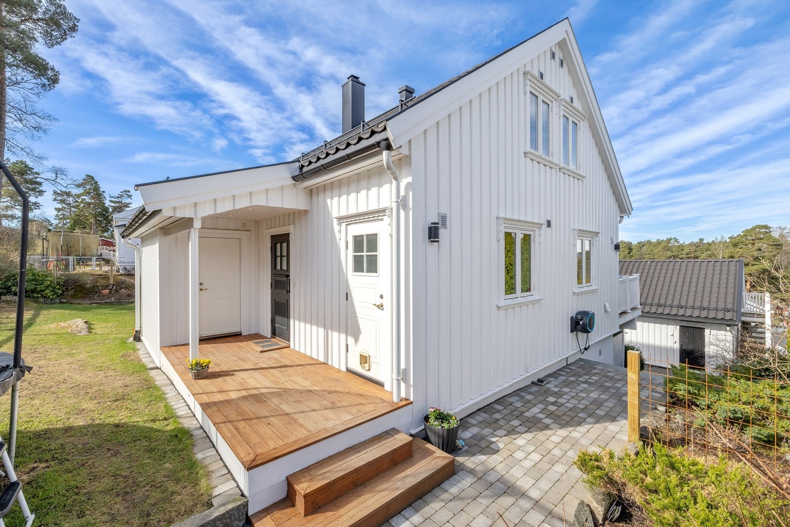 Pent inngangsparti med egen inngang til vaskerom Galleribilde