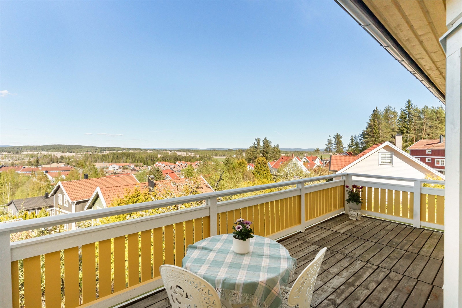 Veranda med utgang fra stuen. Galleribilde