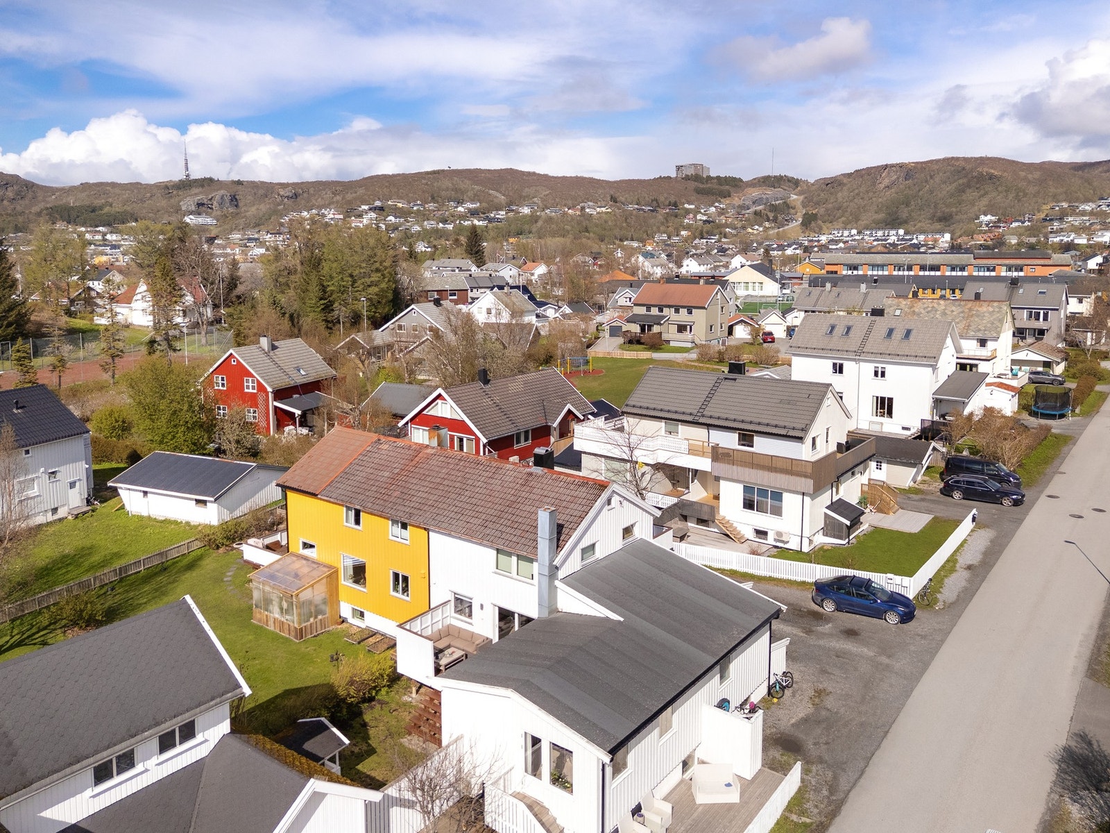 Fra eiendommen er det fin gang-/sykkelavstand til bla. sentrum, Stormyra, City-Nord mm. Galleribilde