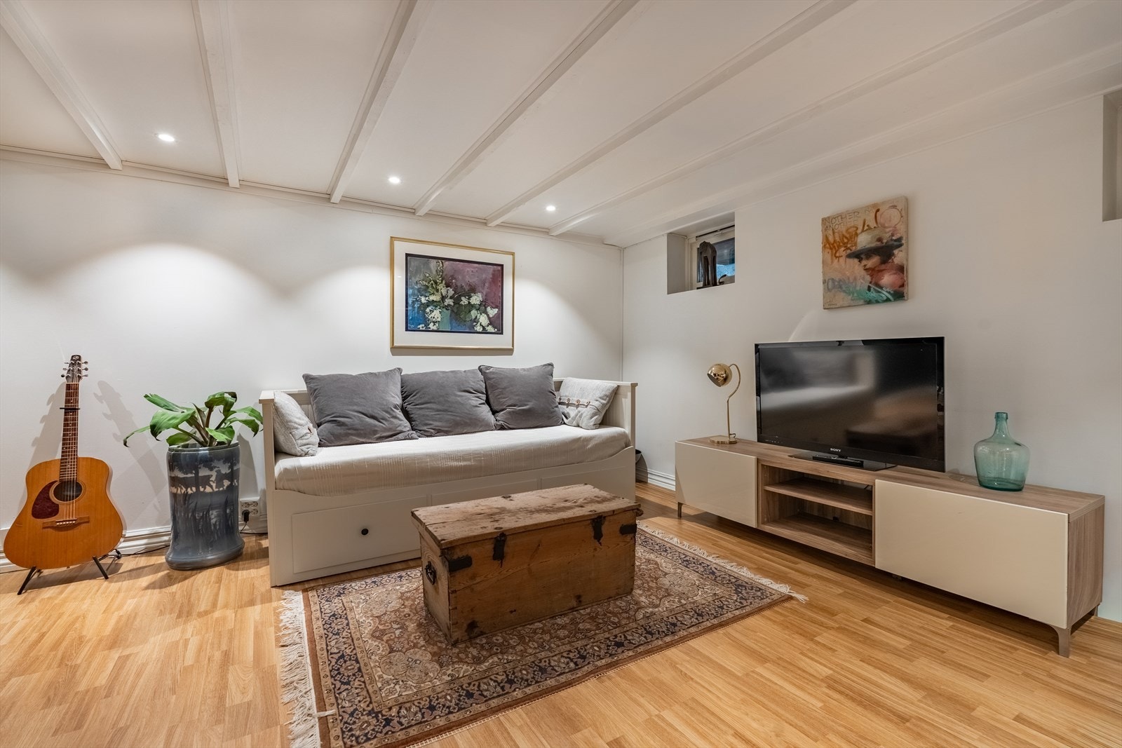 Kjellerstue på 23m² med komfortabel gulvvarme | Galleribilde