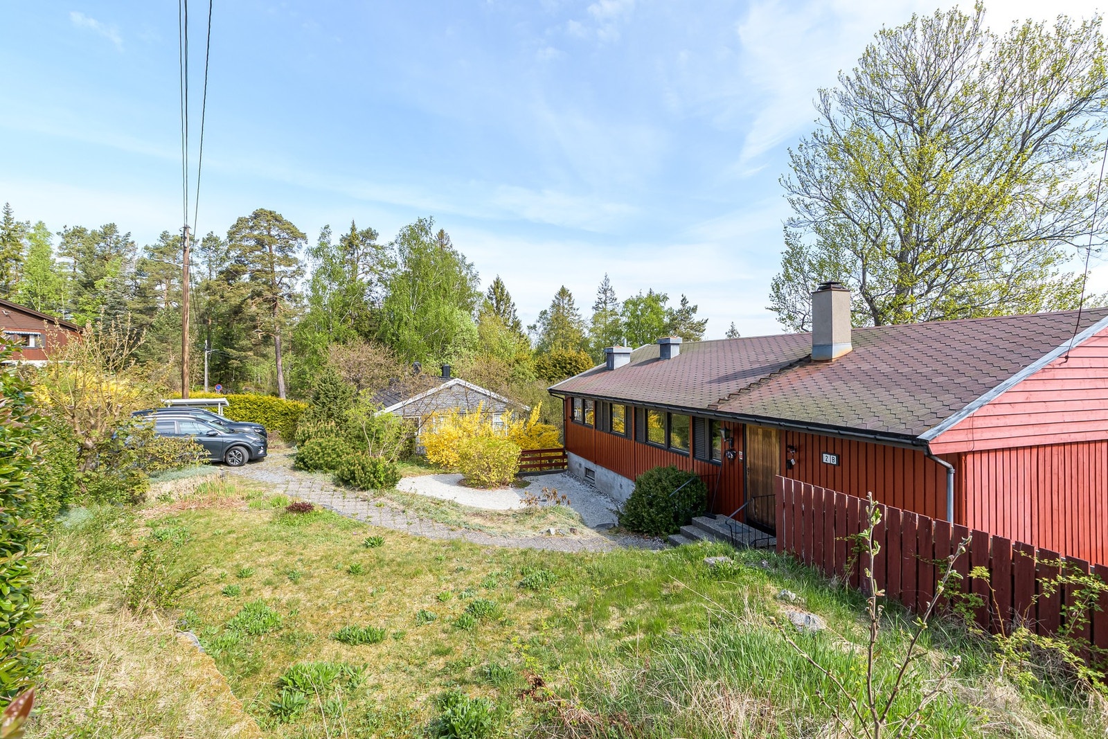 Eiendommen ligger sentralt til på populære Toppåsen, et attraktivt og barnevennlig boligområde, med kort vei til både Oslo og Kolbotn sentrum. Galleribilde