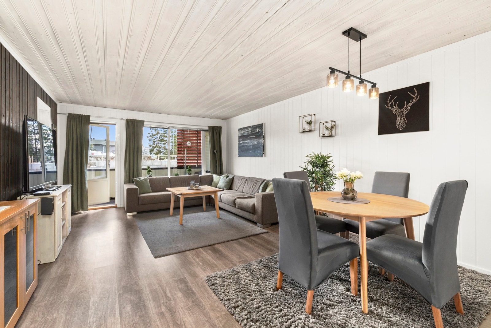 Velkommen til Hovjordet 1A. Presentert ved eiendomsmegler Per Olav Aaserud. Galleribilde