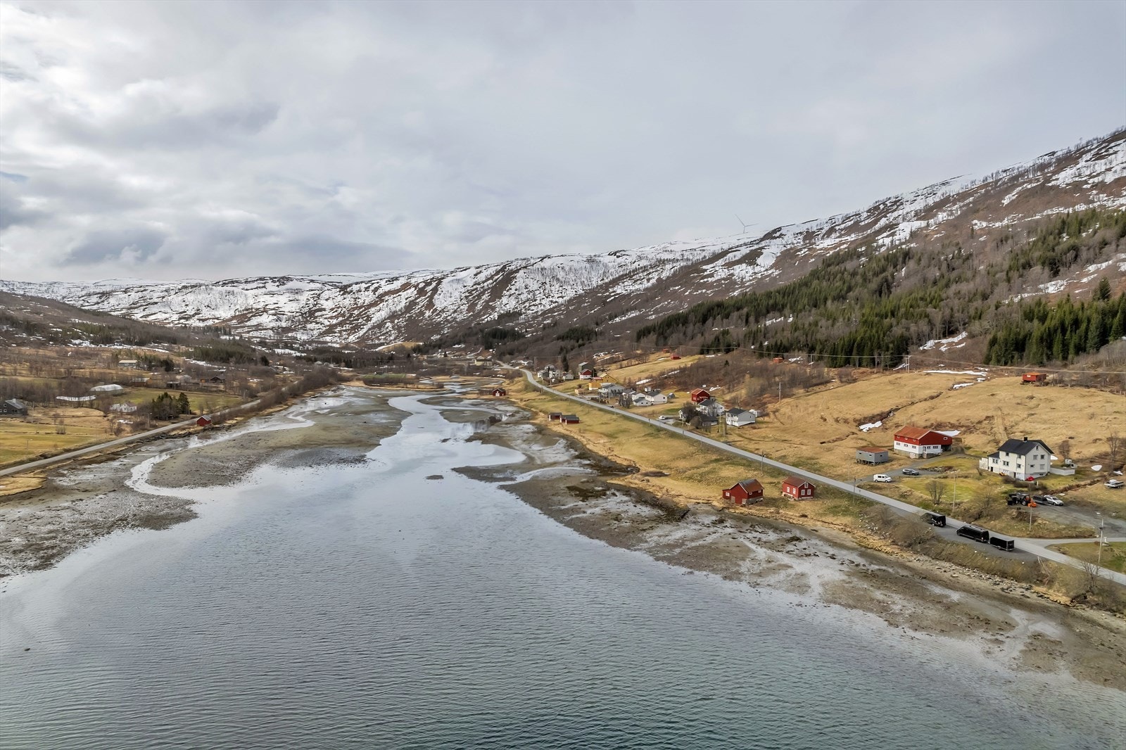 Vindmølle på eiendommen som genererer gode inntekter Galleribilde