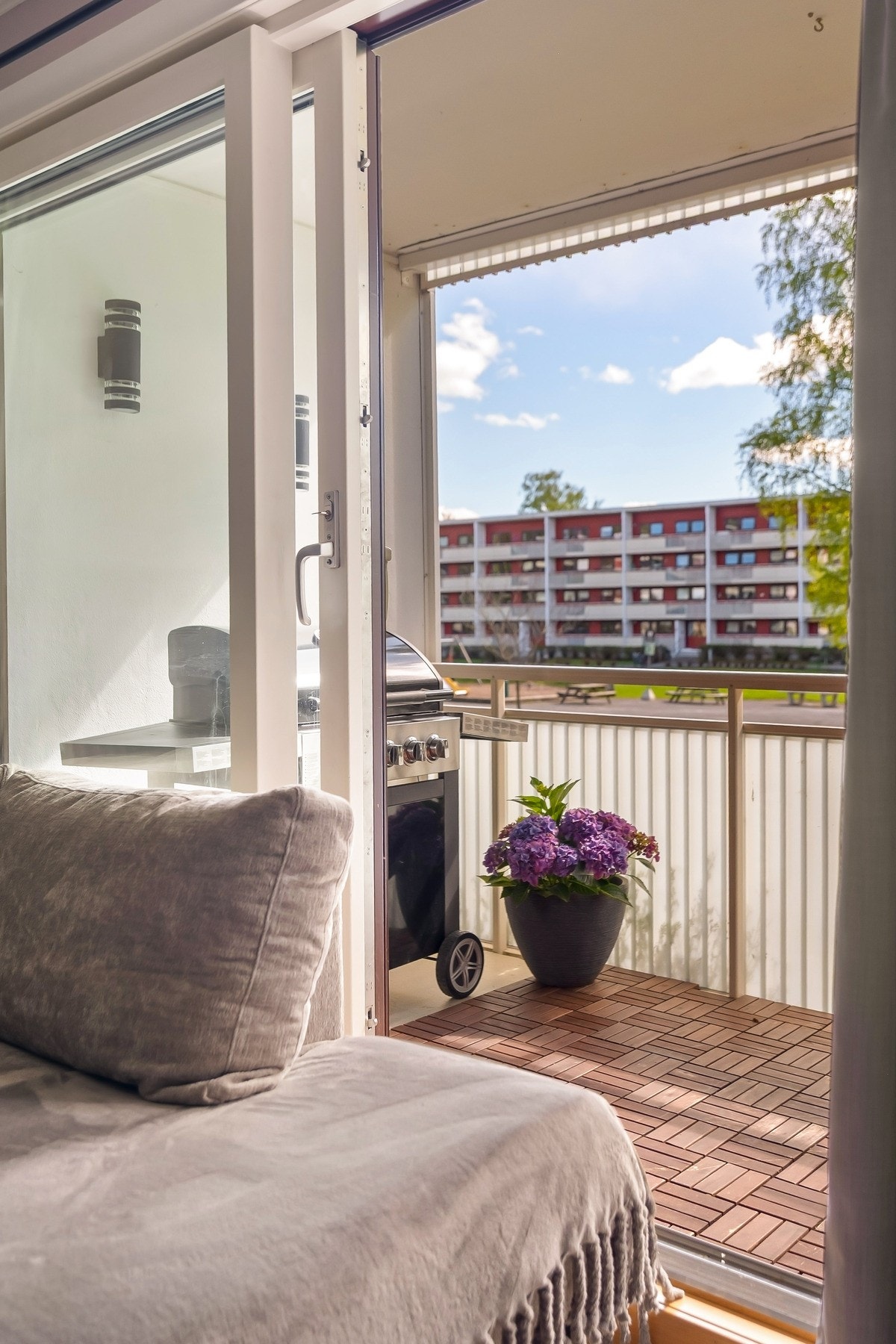 Fra stuen er det adkomst ut til balkongen Galleribilde