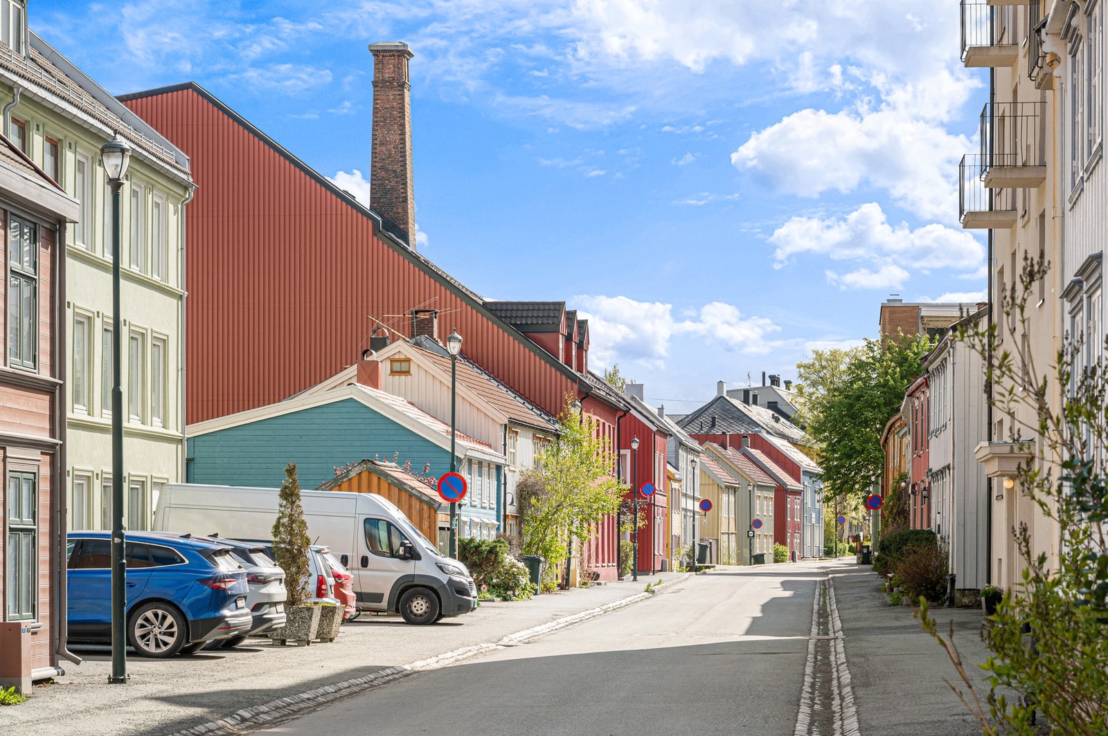 Leiligheten er vendt mot en mindre trafikkert gate. Galleribilde
