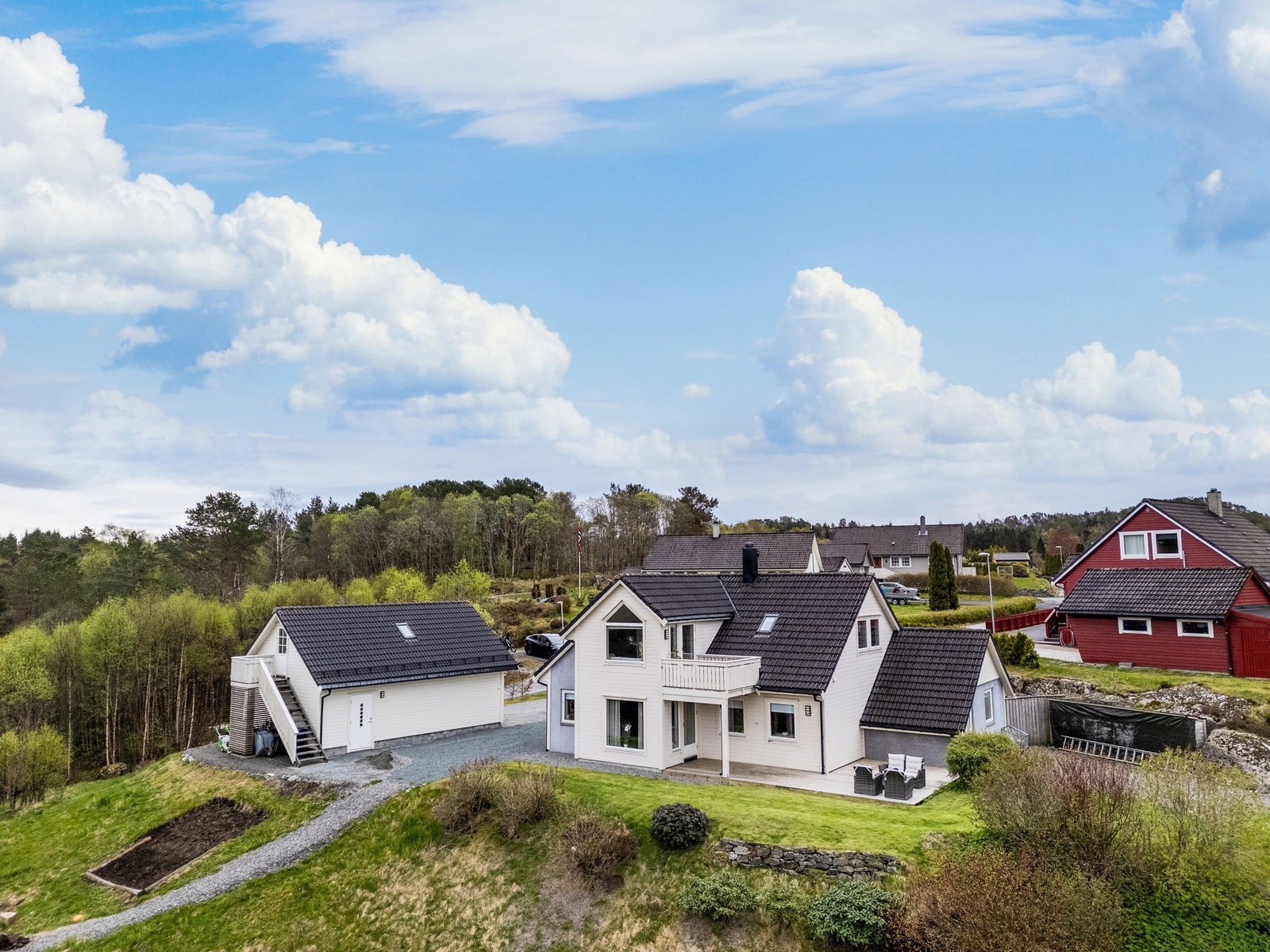 Privatmegleren v/ John Lampe har gleden av å presentere Rylandshøgda 9 Galleribilde
